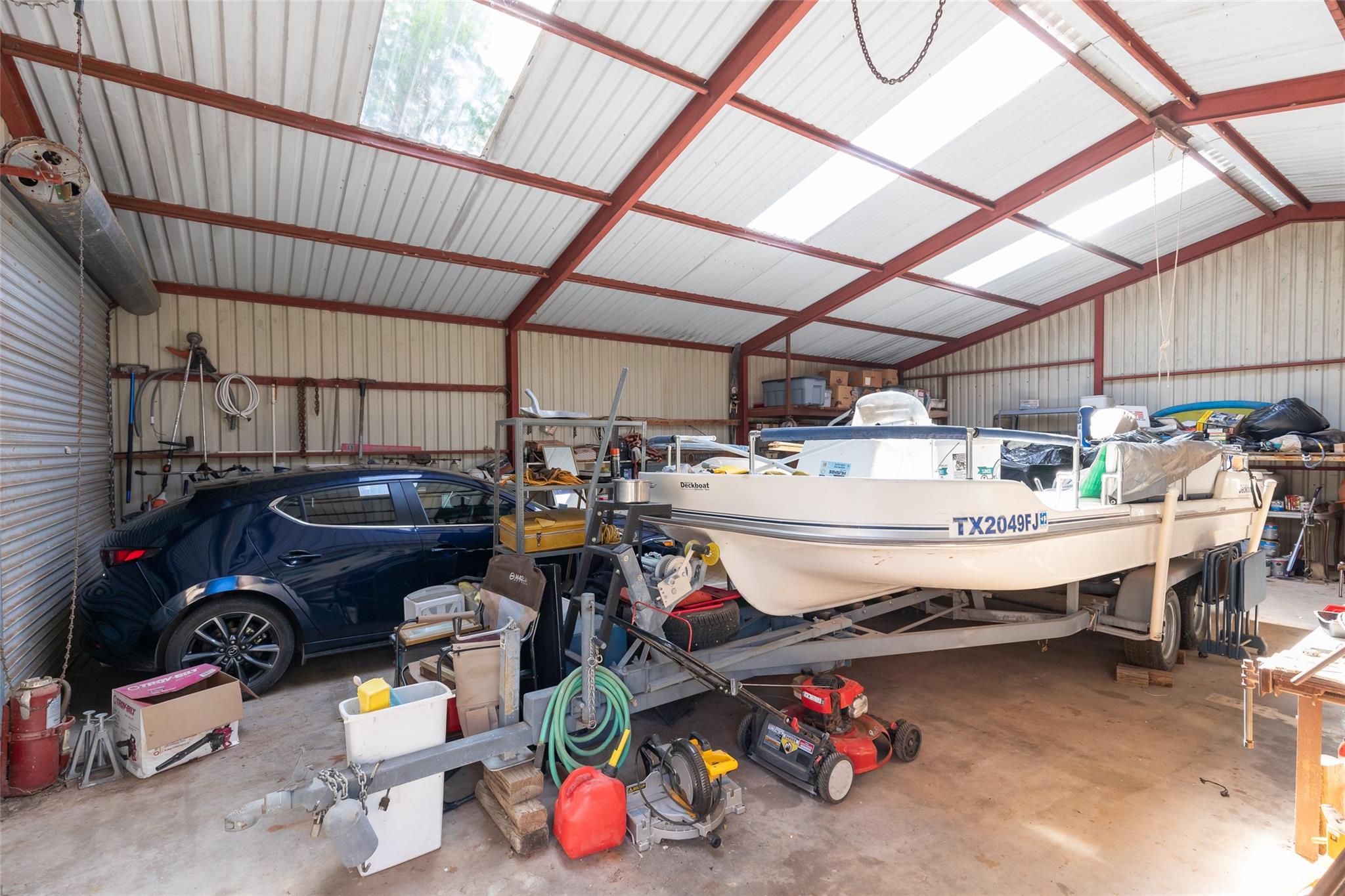 main property photo 31