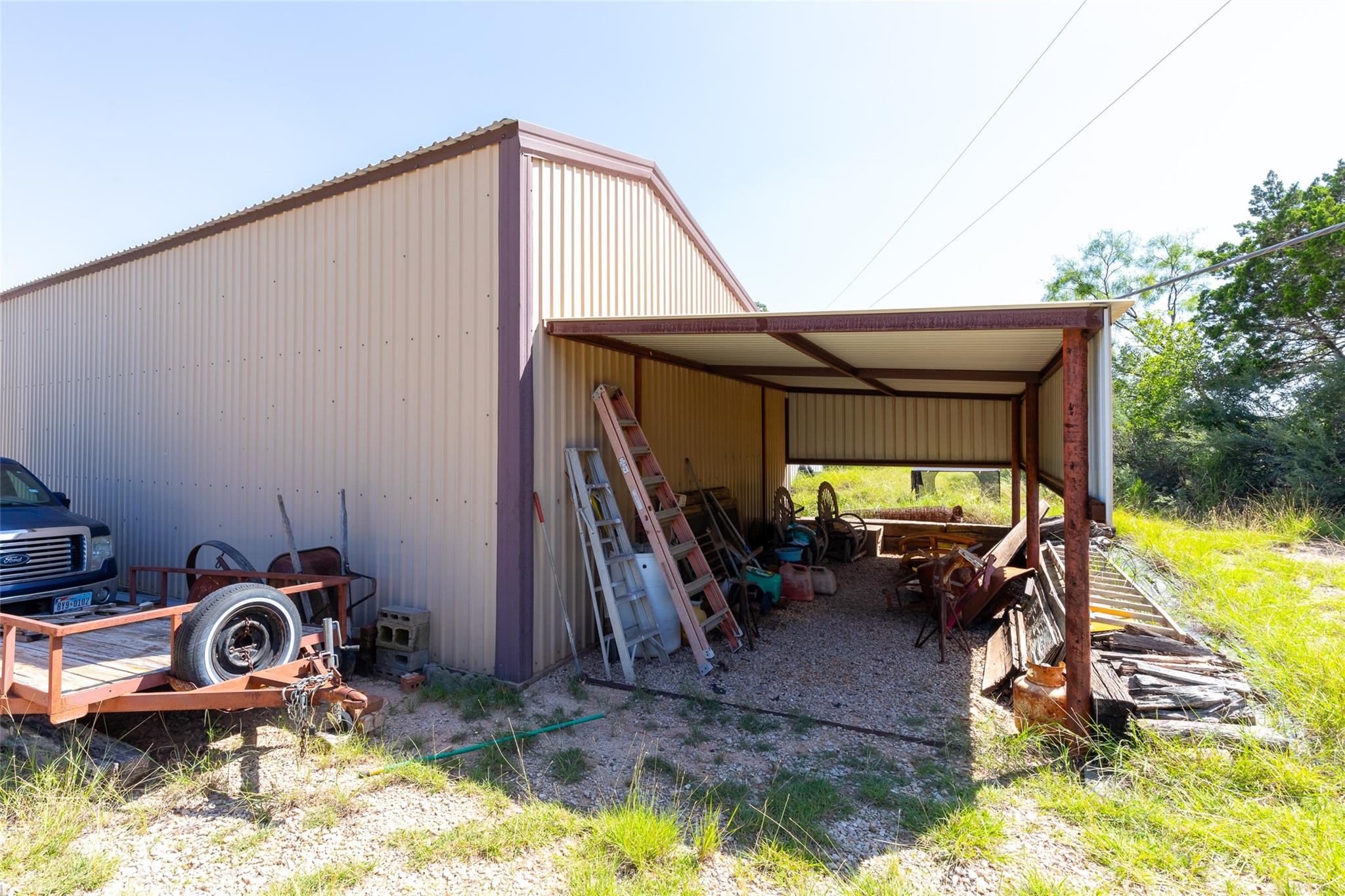 main property photo 32