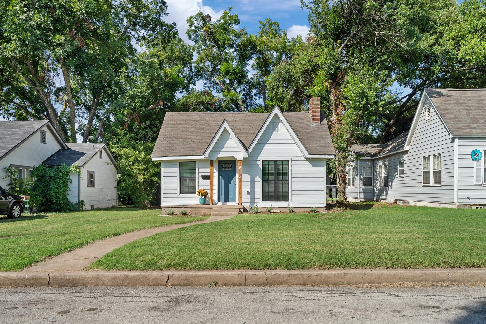 main property photo 2