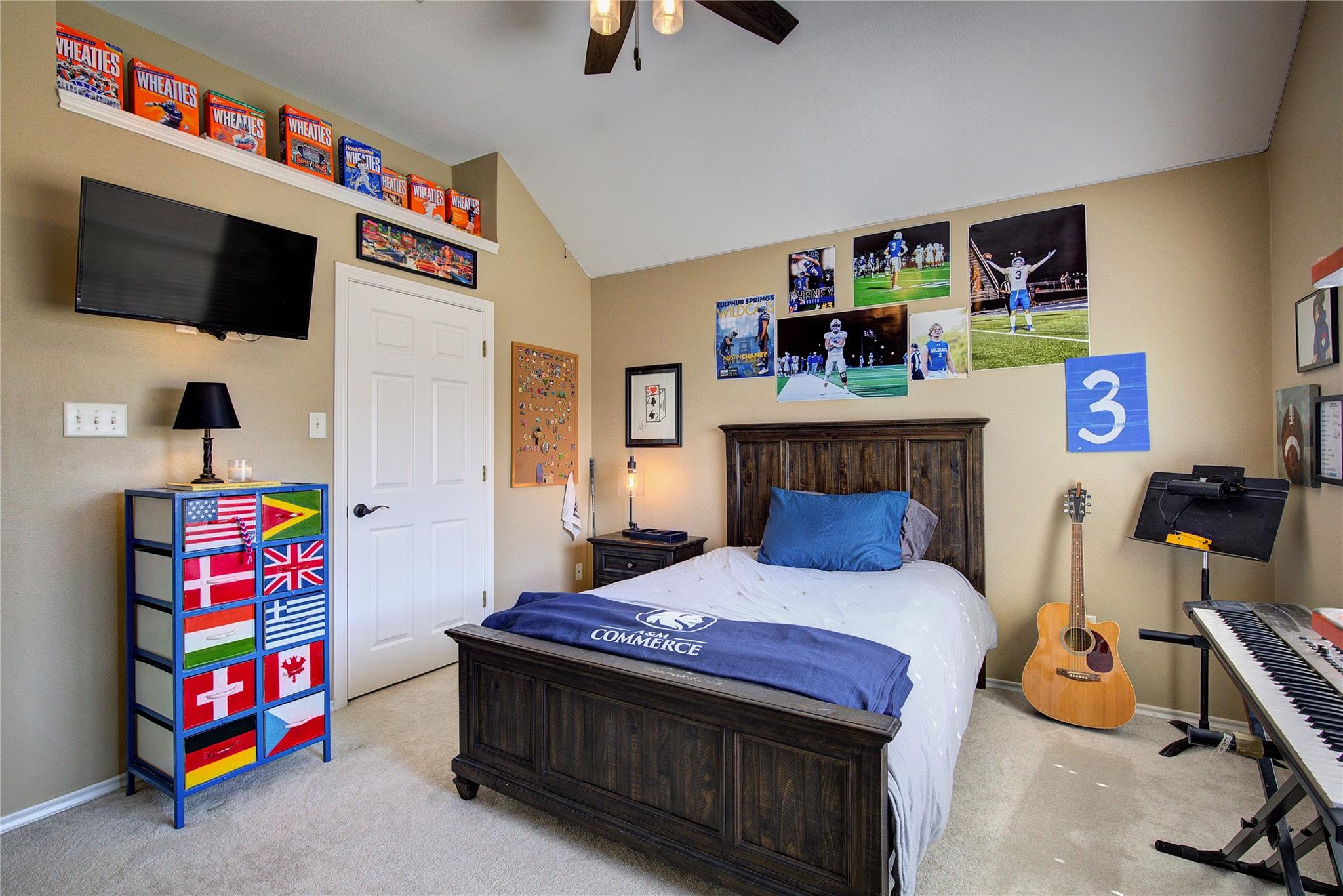 main property photo 32