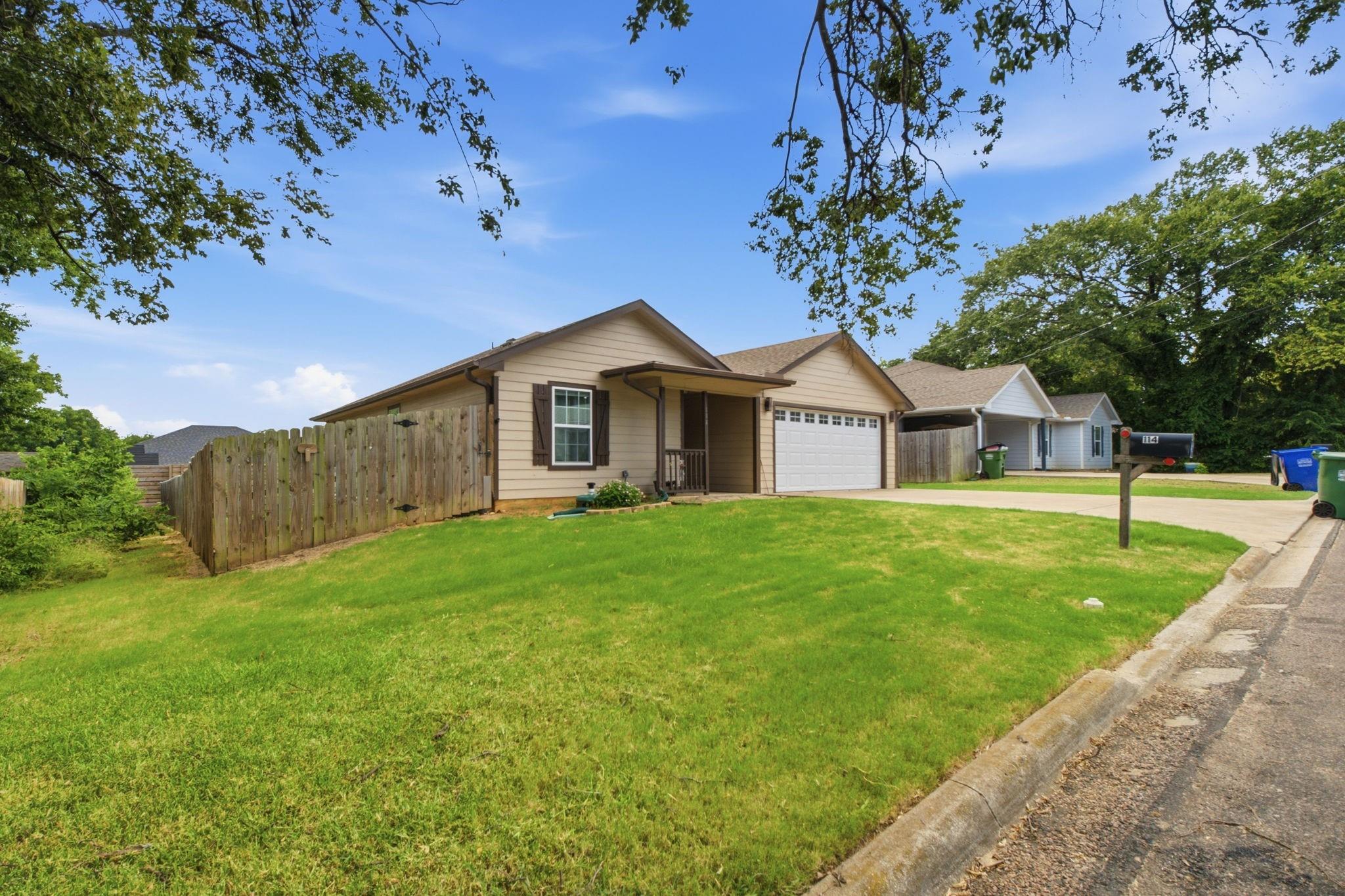 main property photo 17