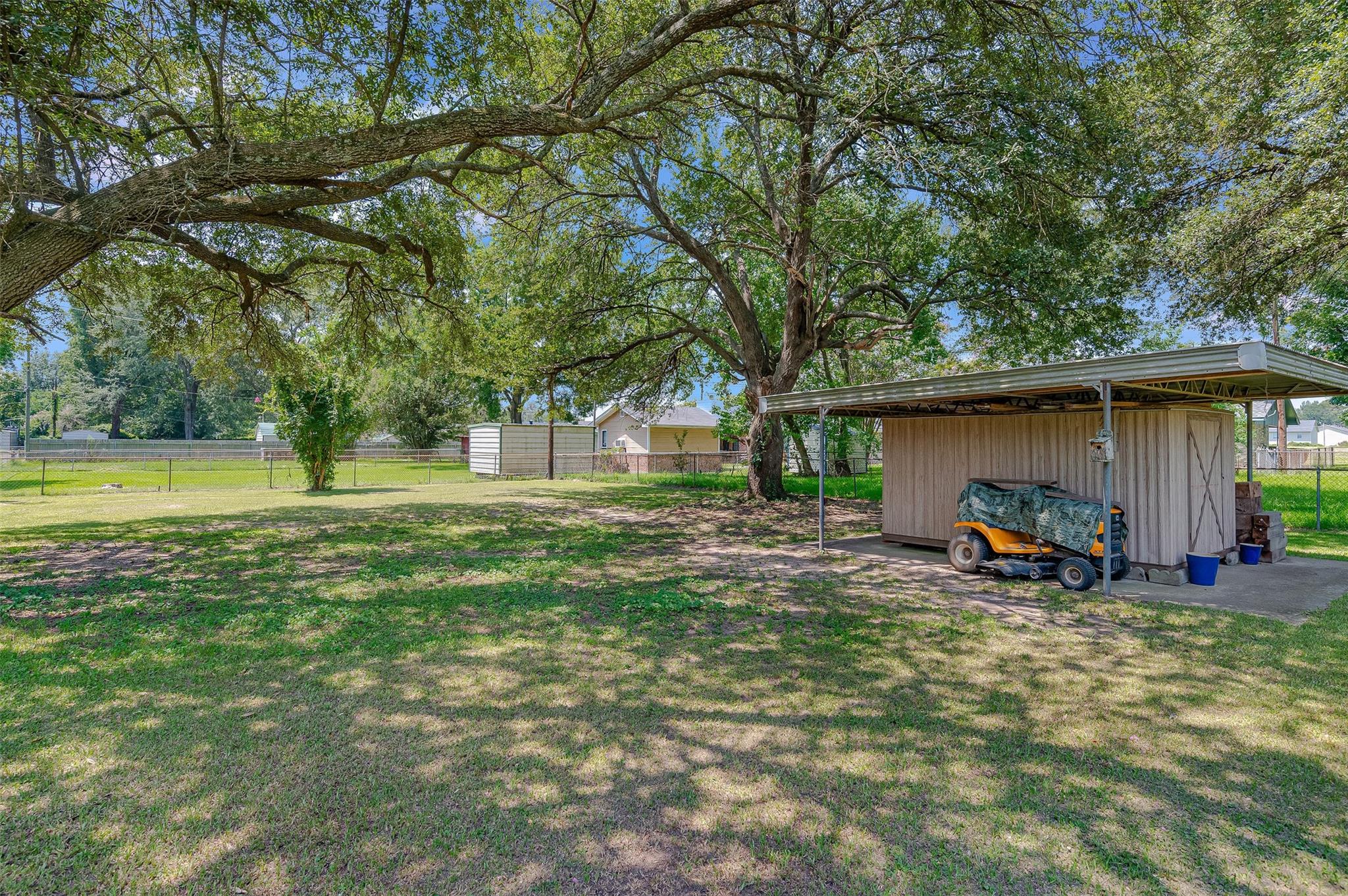 main property photo 22