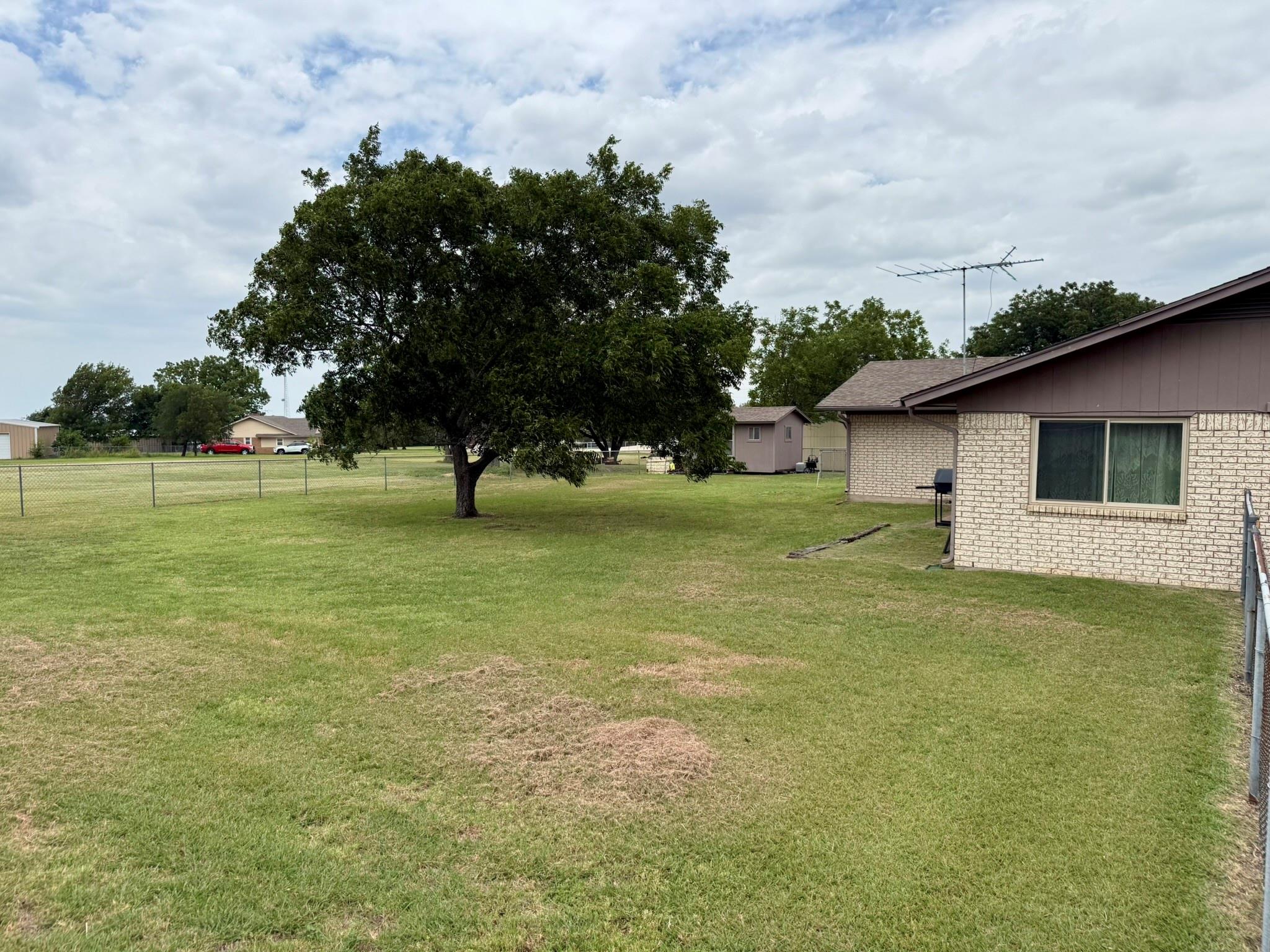 main property photo 17