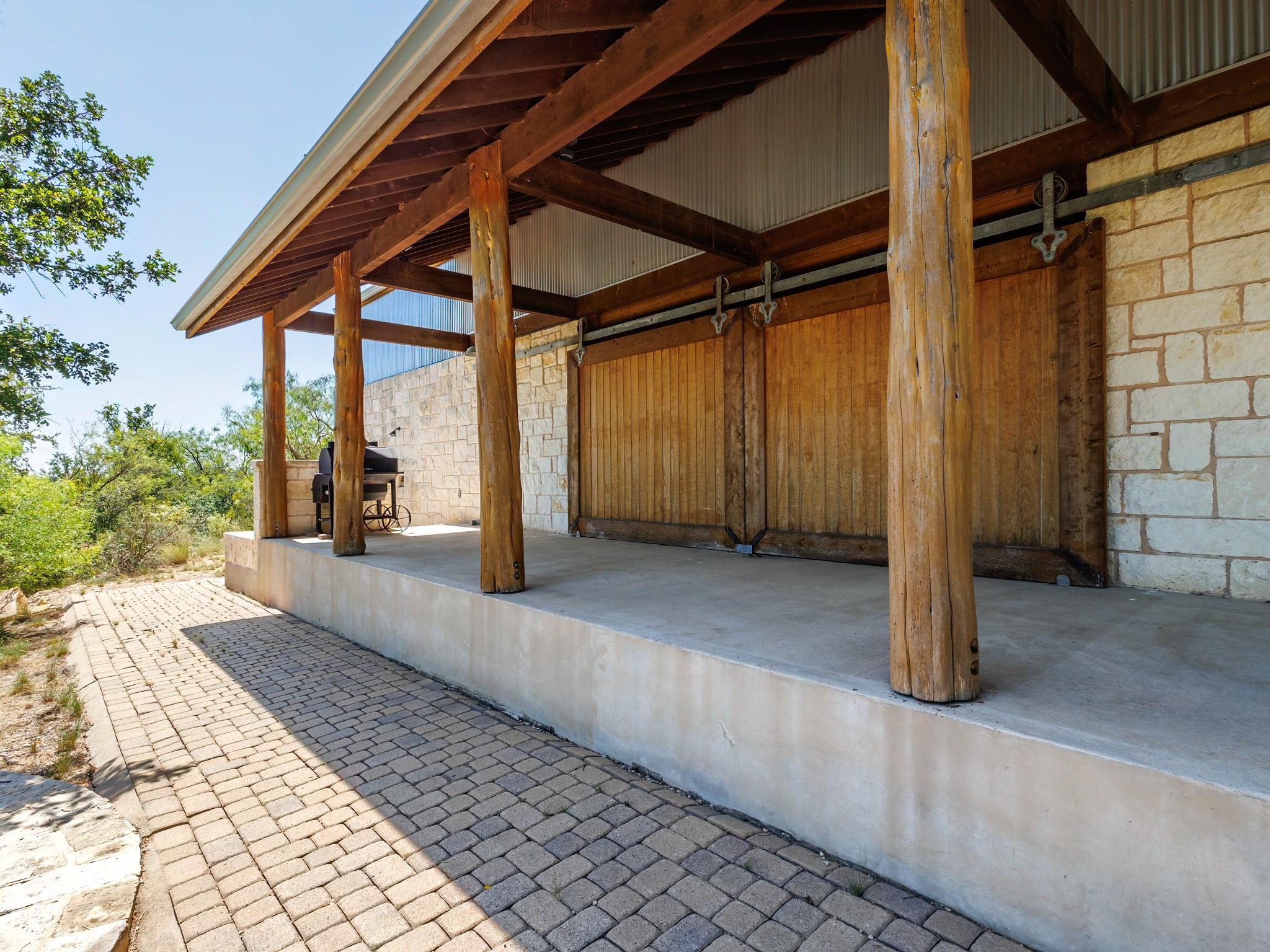 main property photo 24