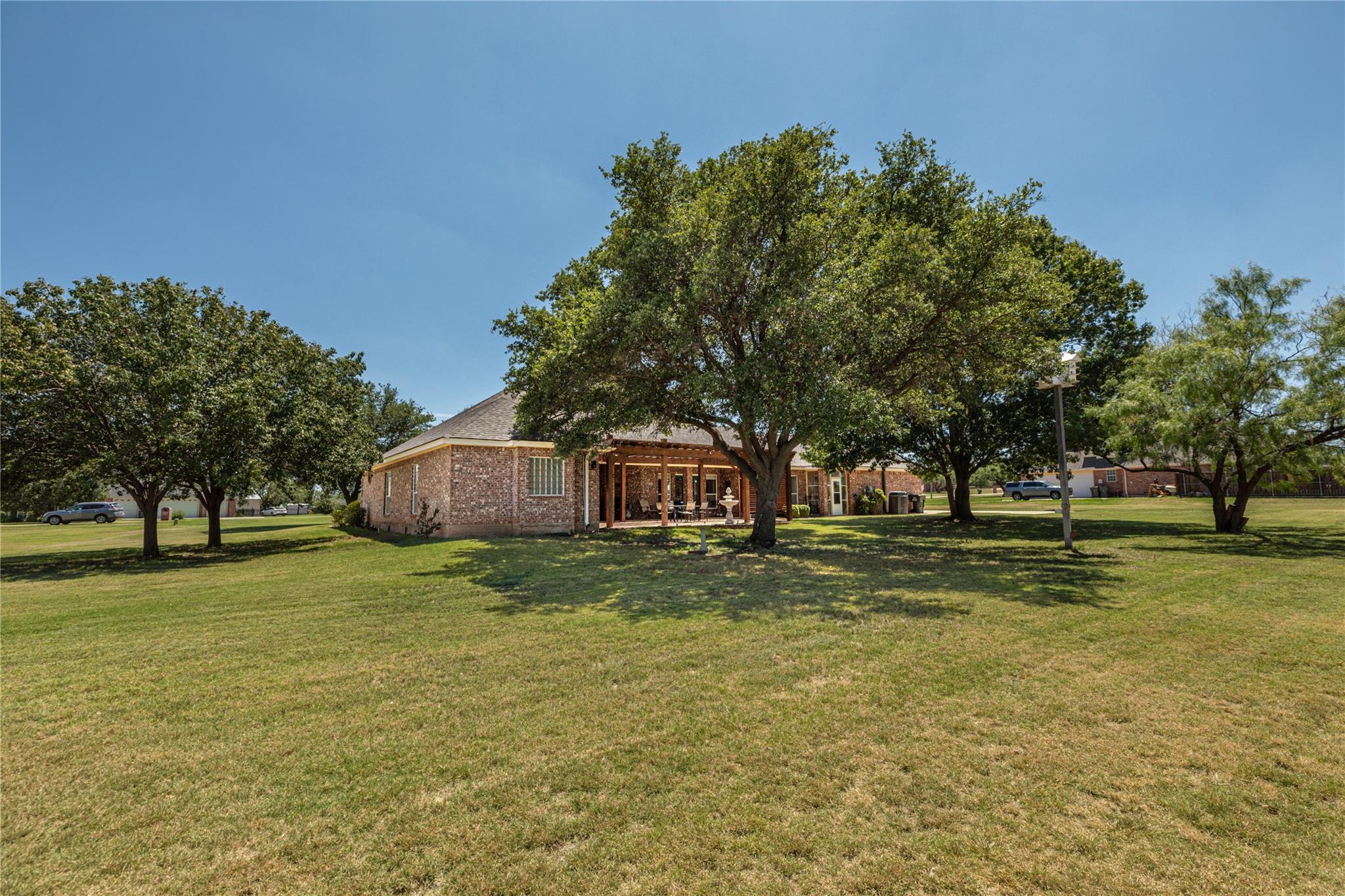 main property photo 31