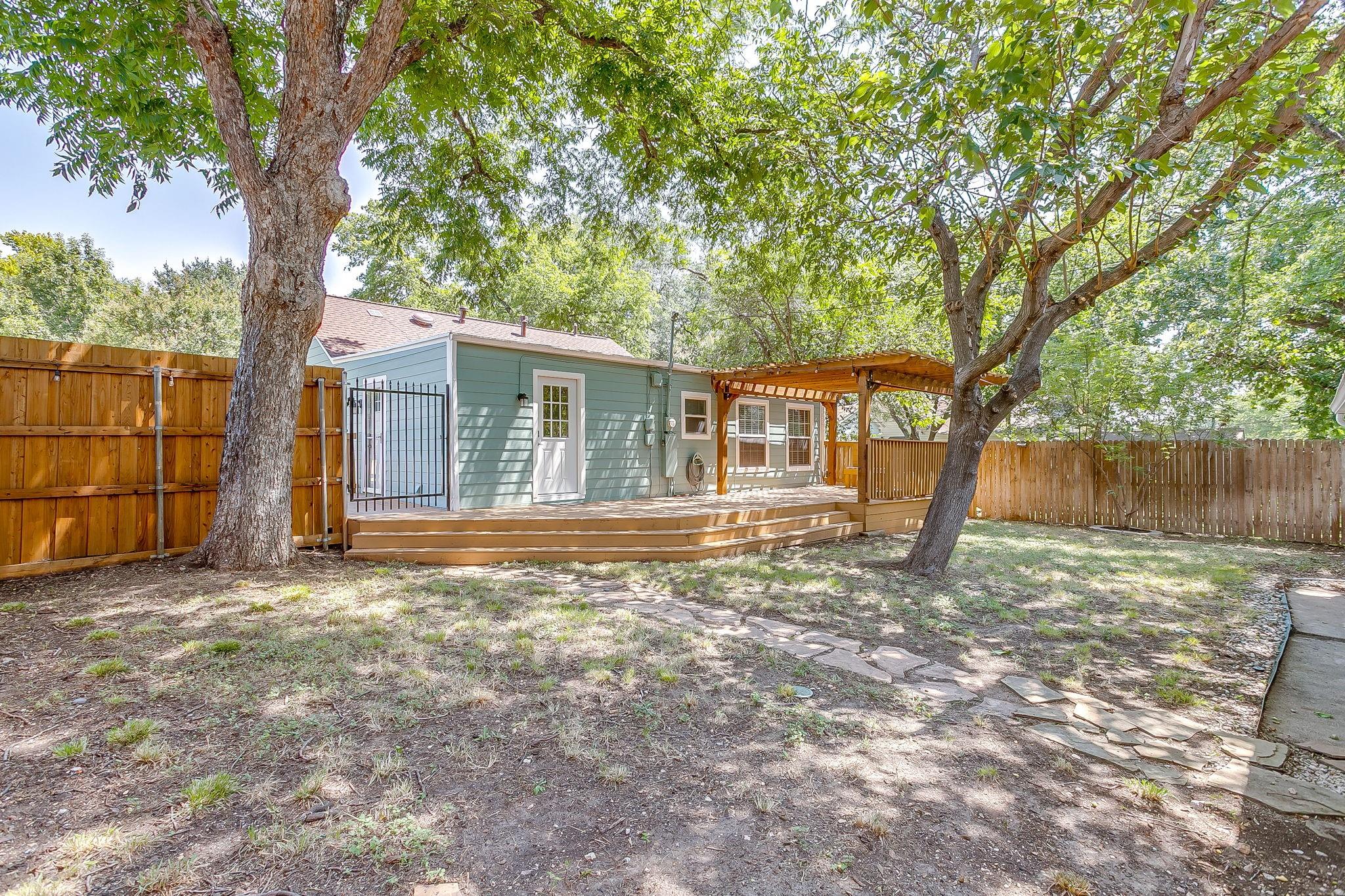 main property photo 33