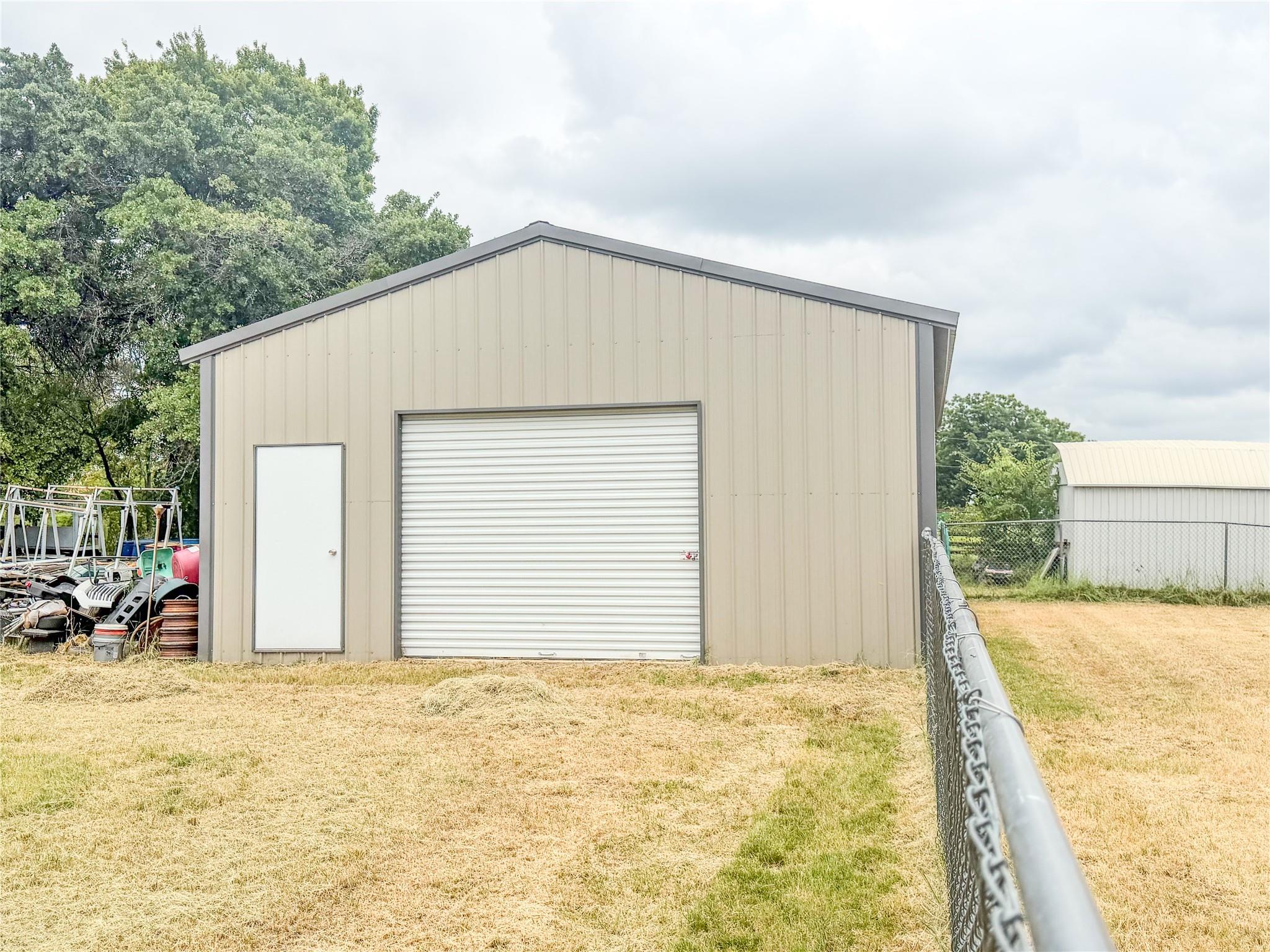 main property photo 33