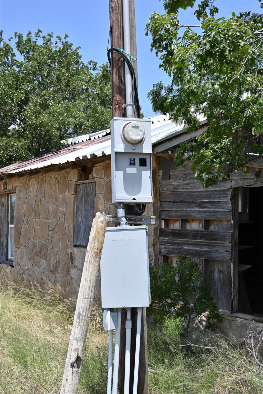 main property photo 28