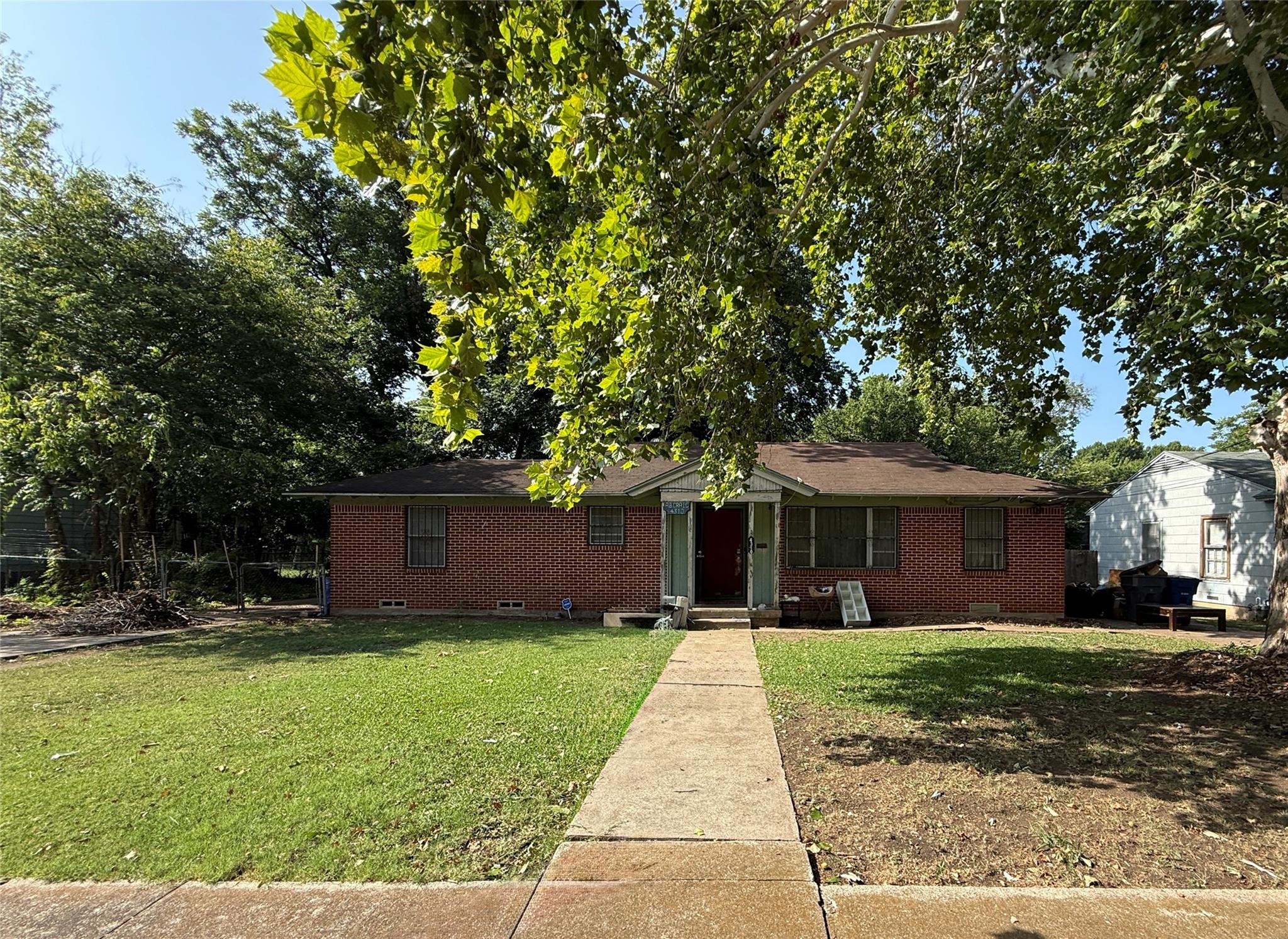 main property photo 11