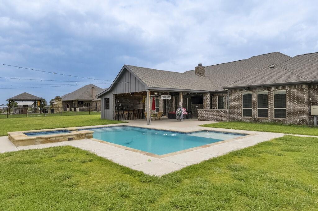 main property photo 29