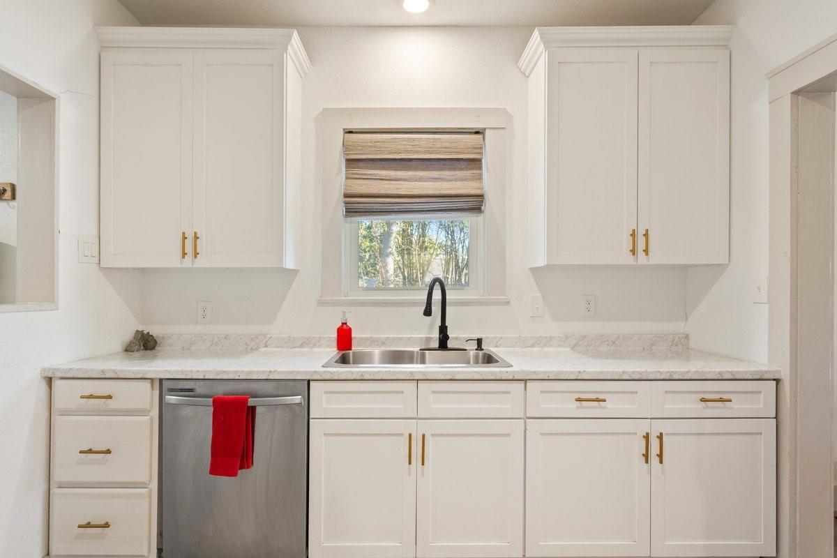 property viewer photo 9