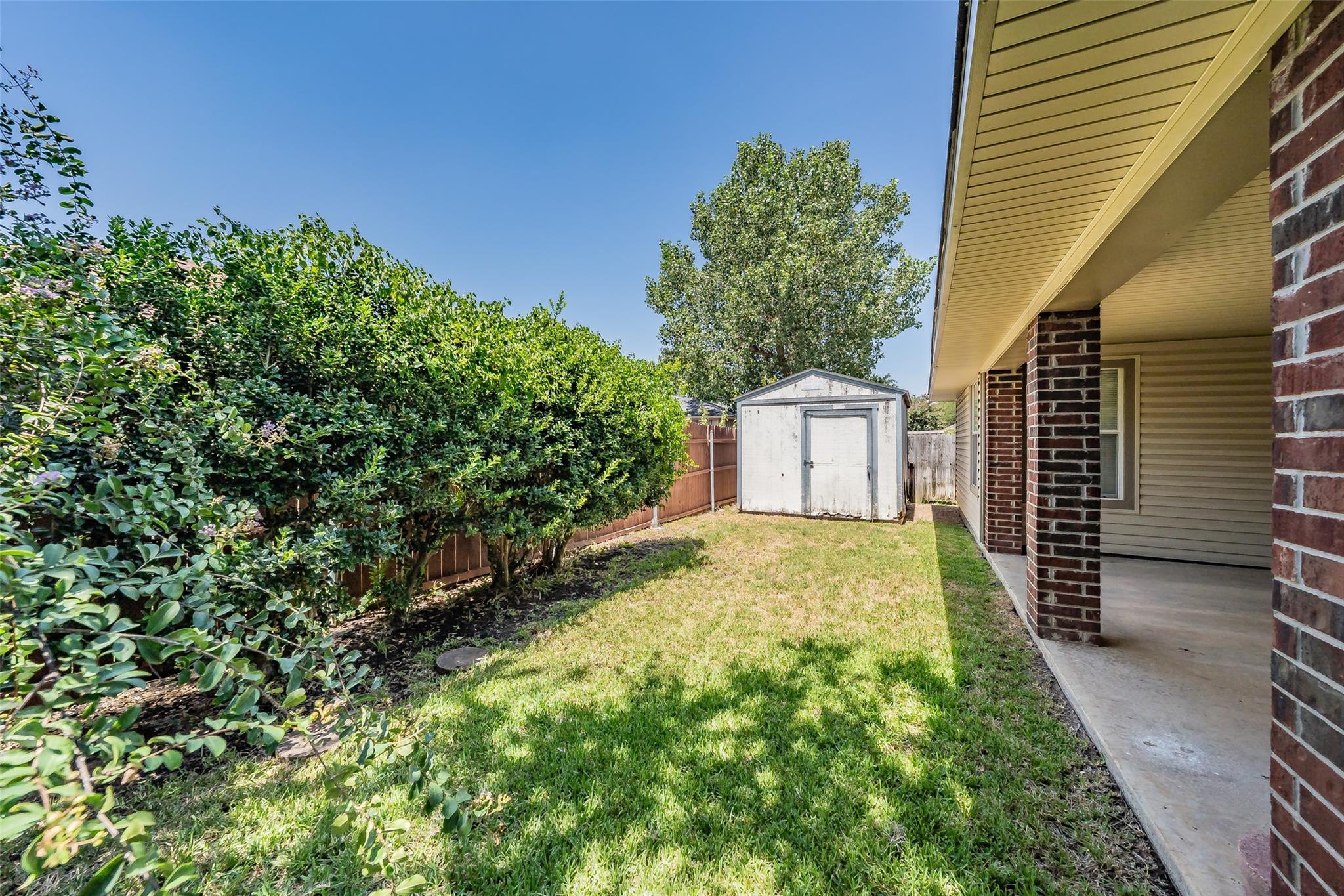 main property photo 34