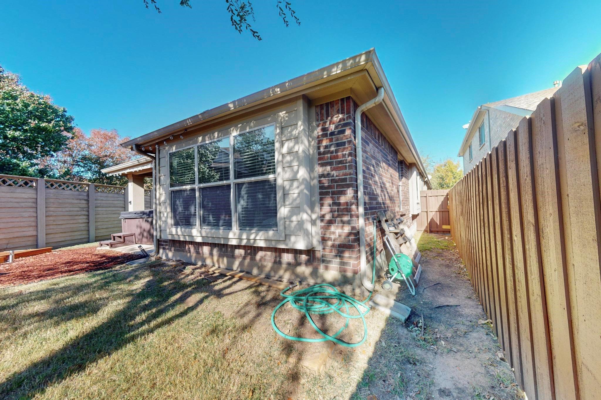 main property photo 28