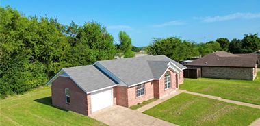 image of property with 3 Bed | 2 Bath | 1,337 Sqft