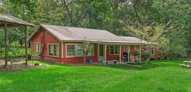 image of property with 3 Bed | 1 Bath | 1,471 Sqft