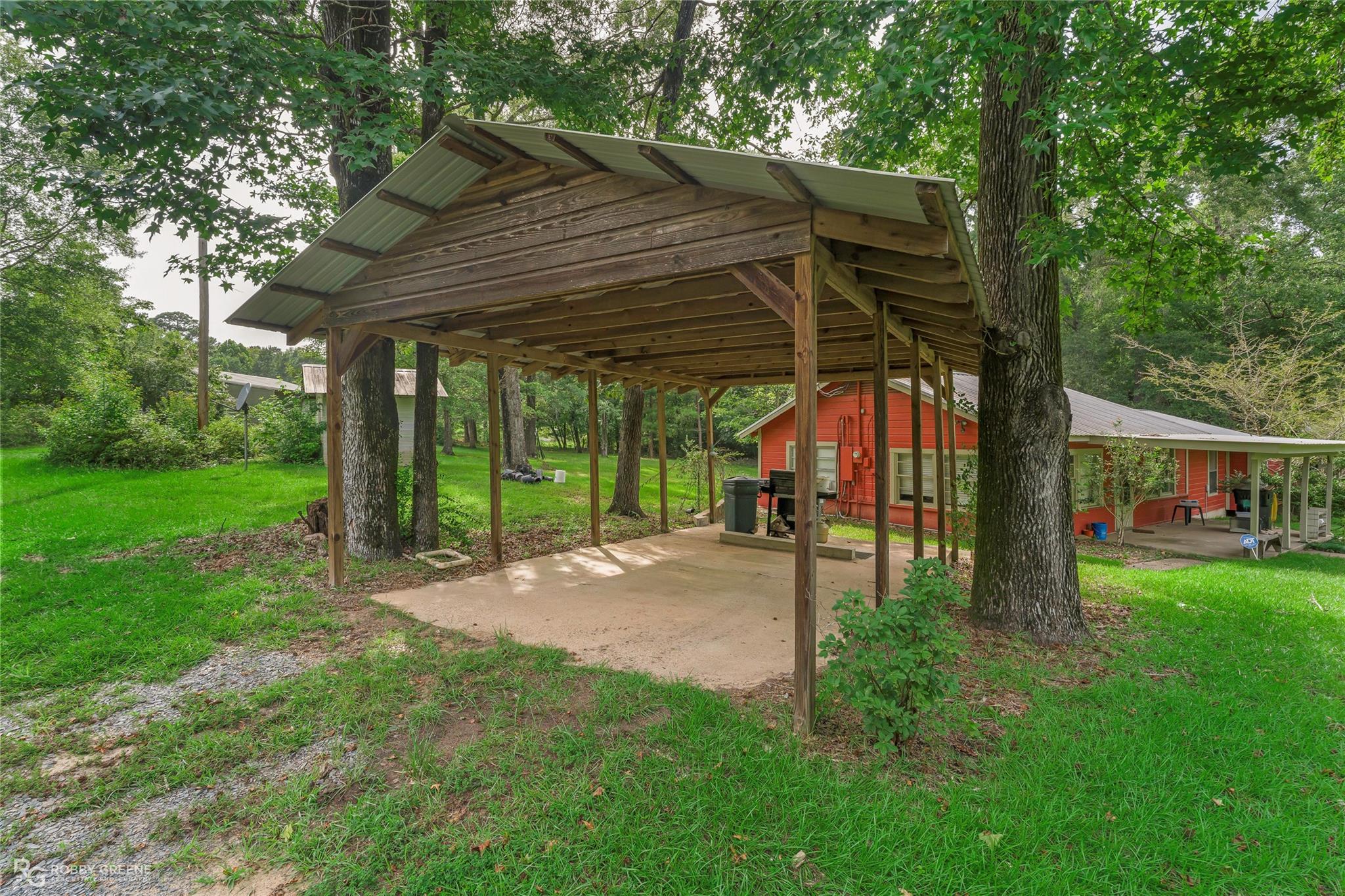 main property photo 20