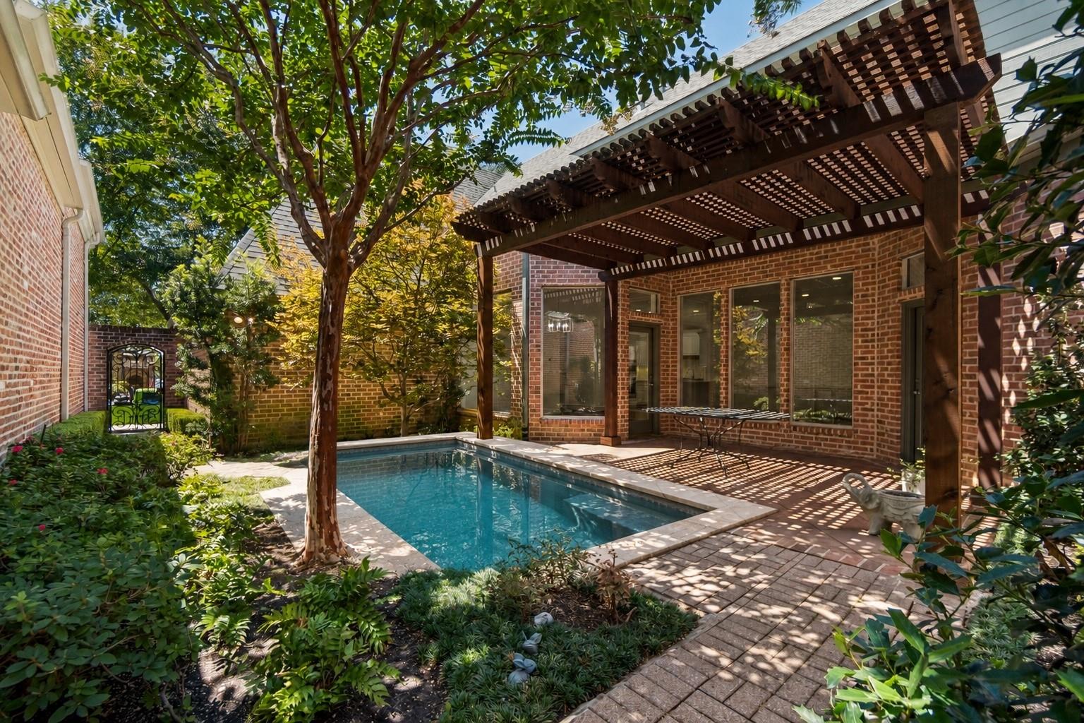 main property photo 29