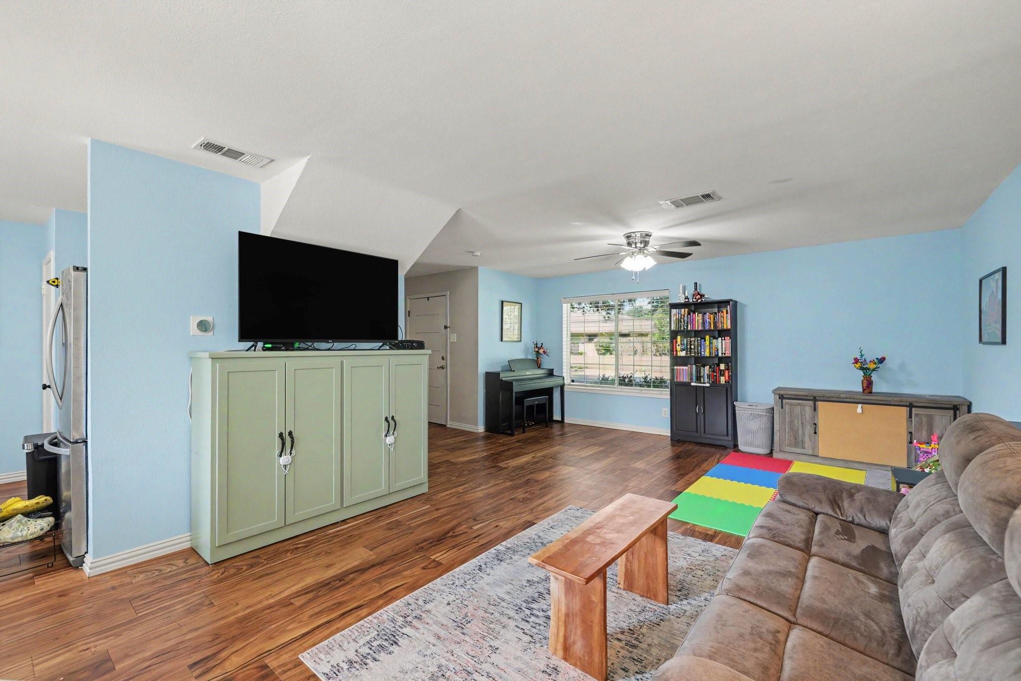 main property photo 13