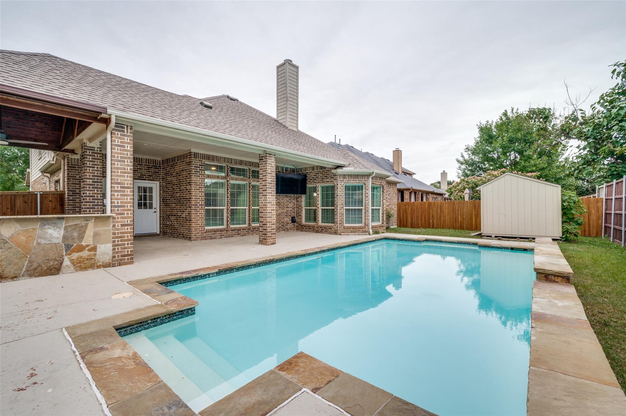 main property photo 32