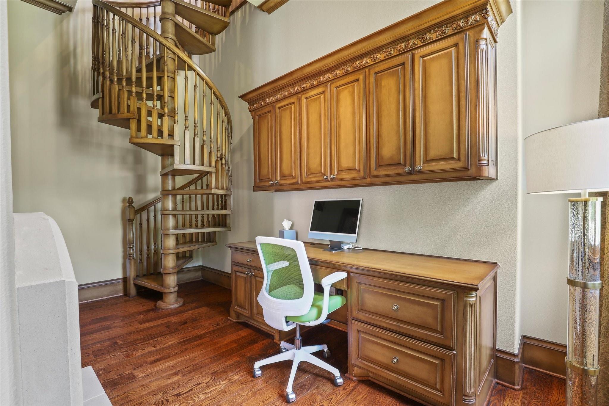 main property photo 13