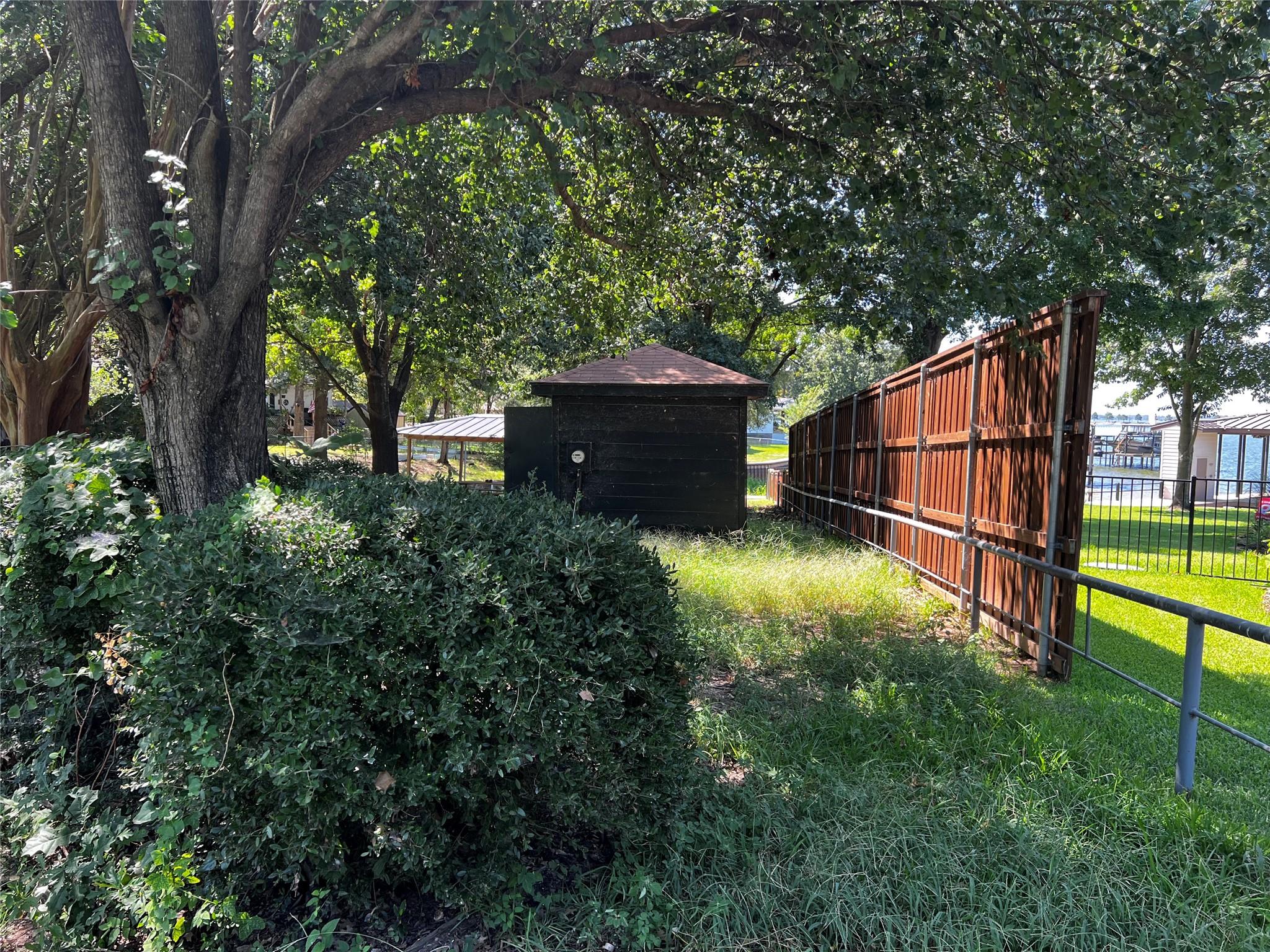 main property photo 20