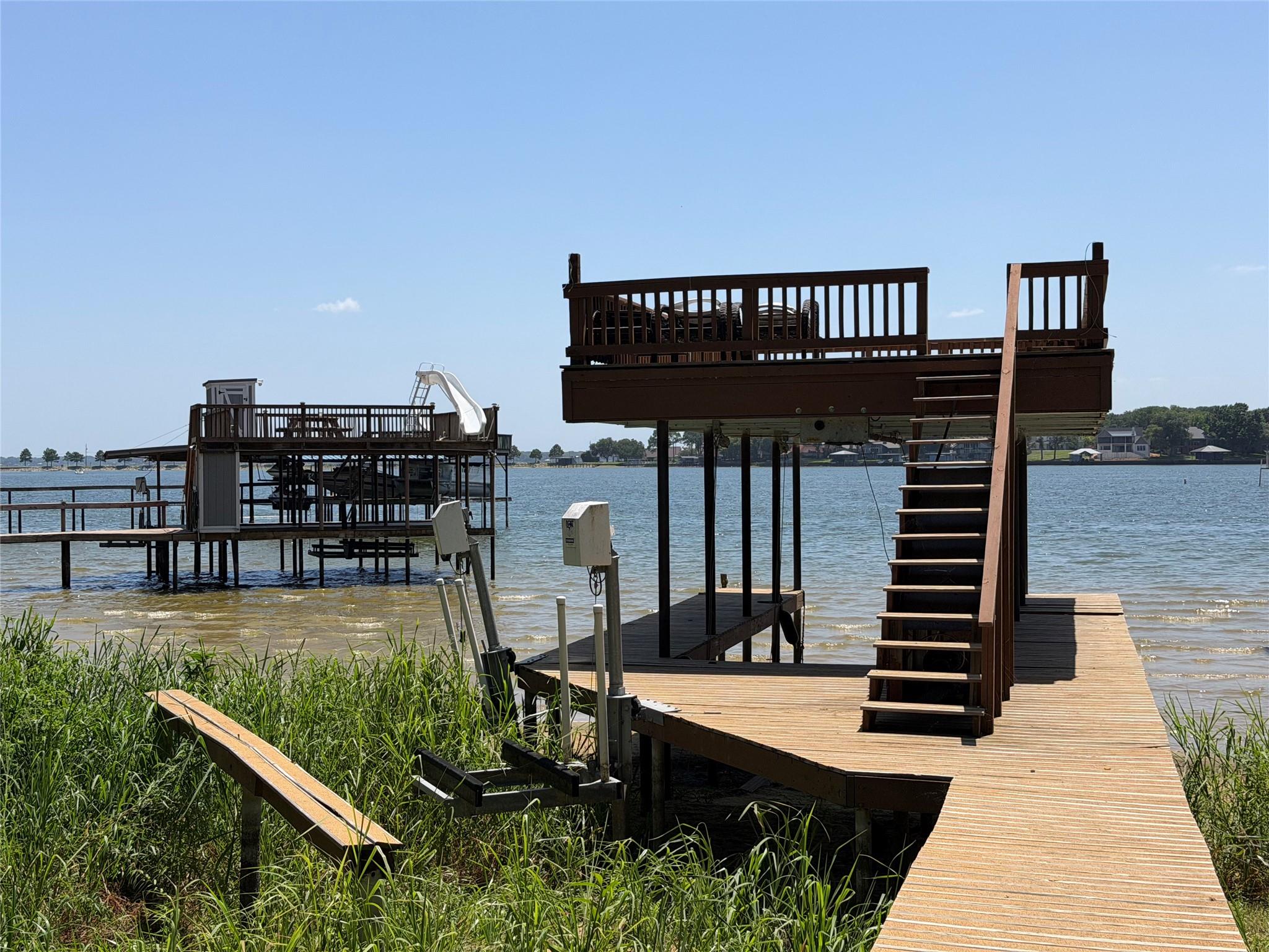 main property photo 23
