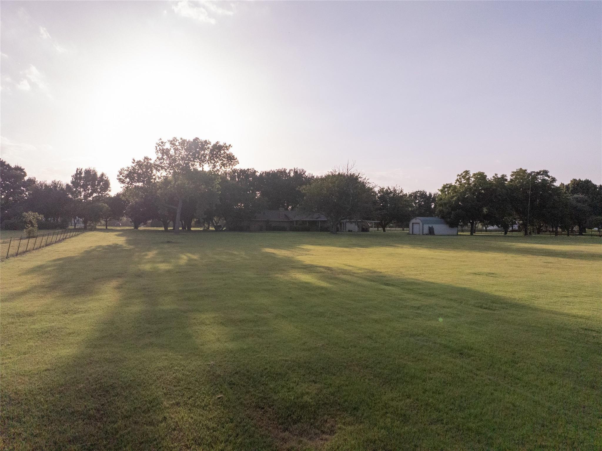 main property photo 19