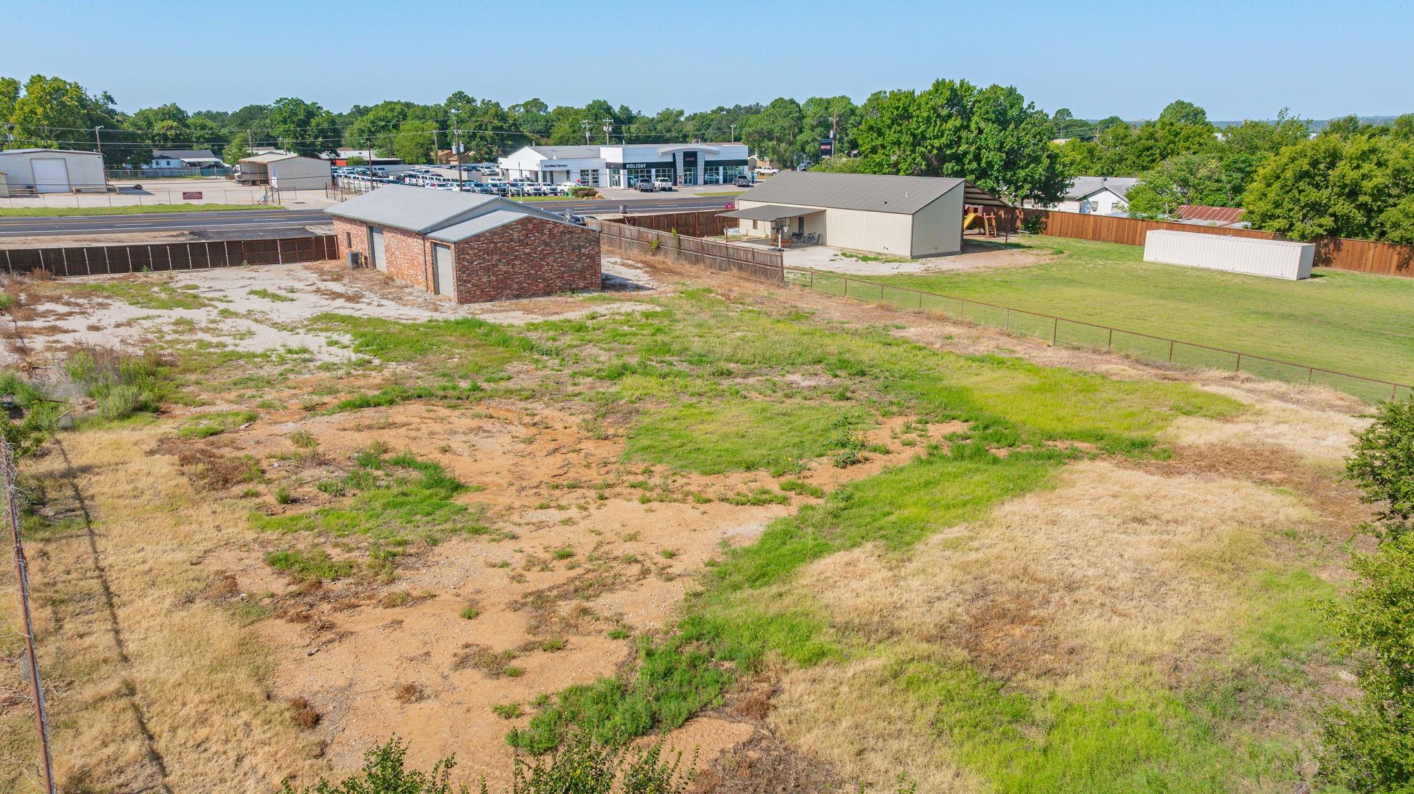 main property photo 30