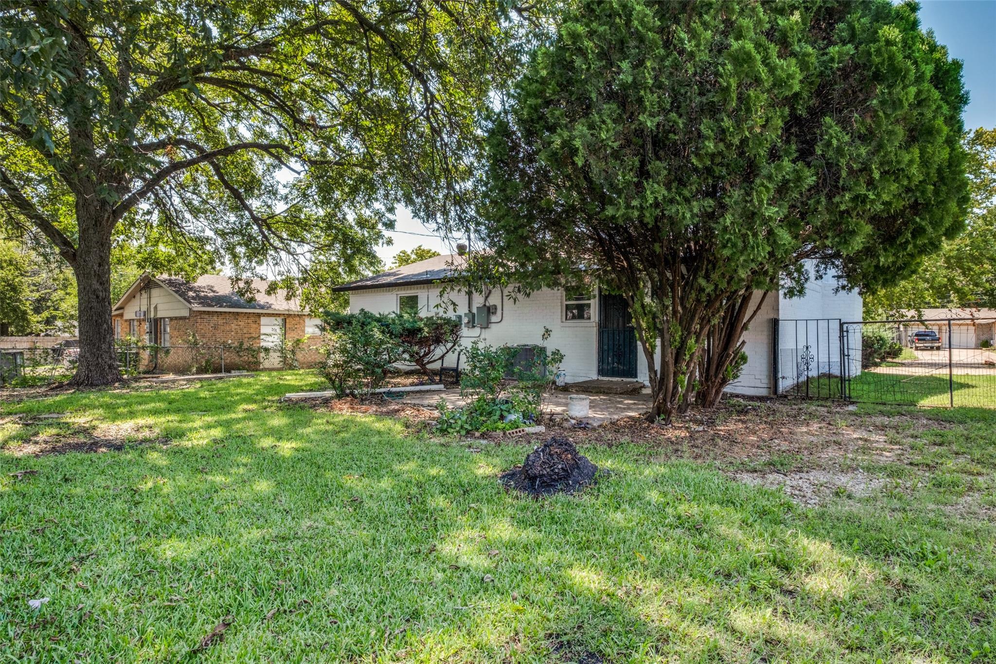 main property photo 11
