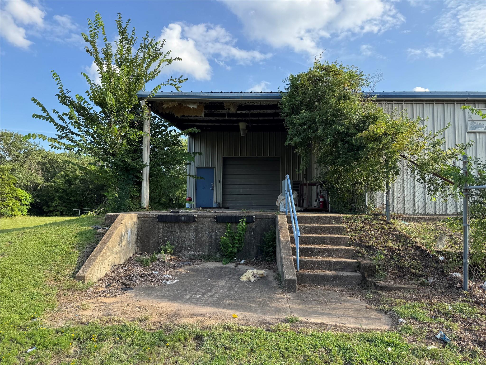 main property photo 7
