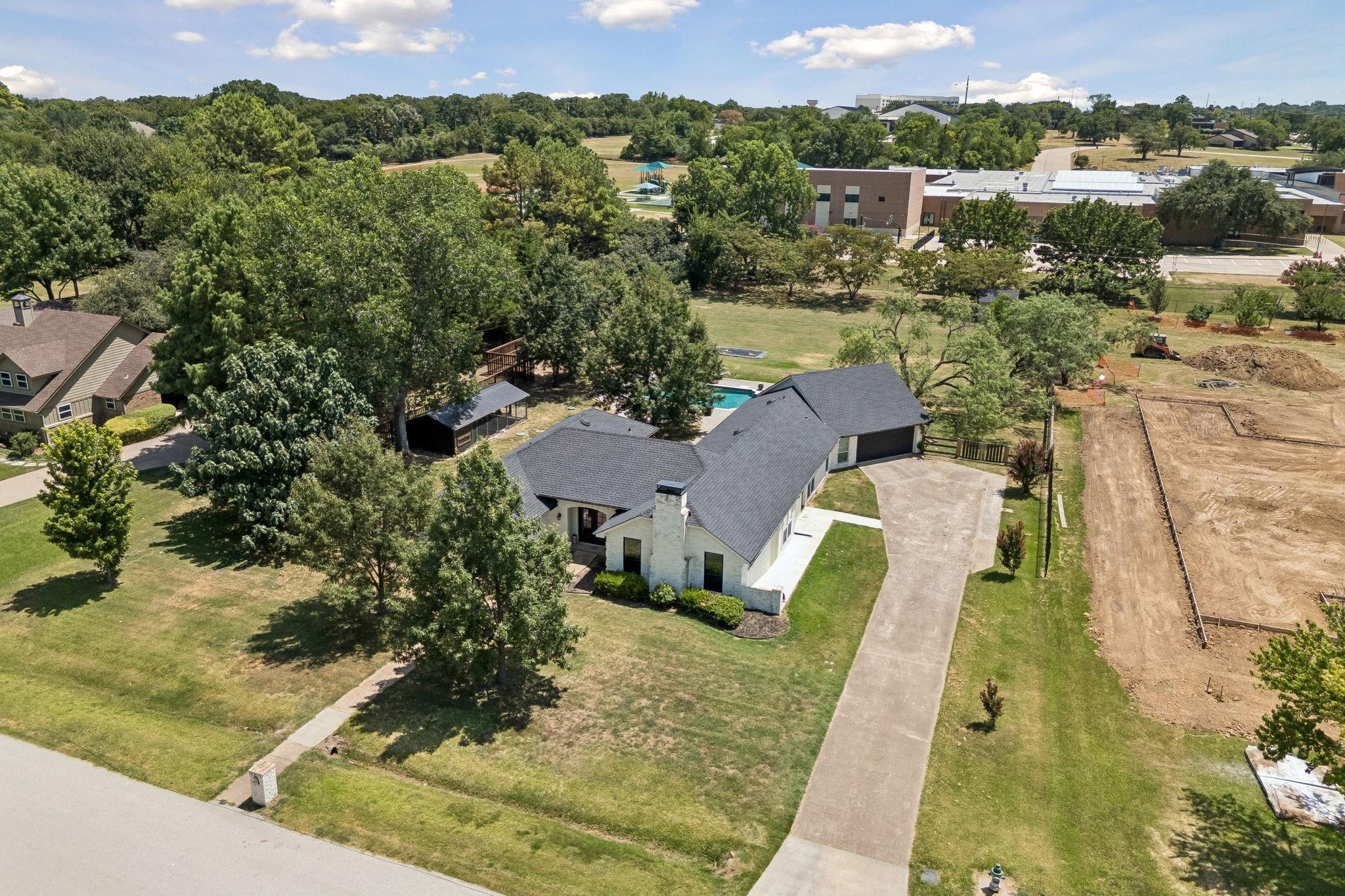 main property photo 33
