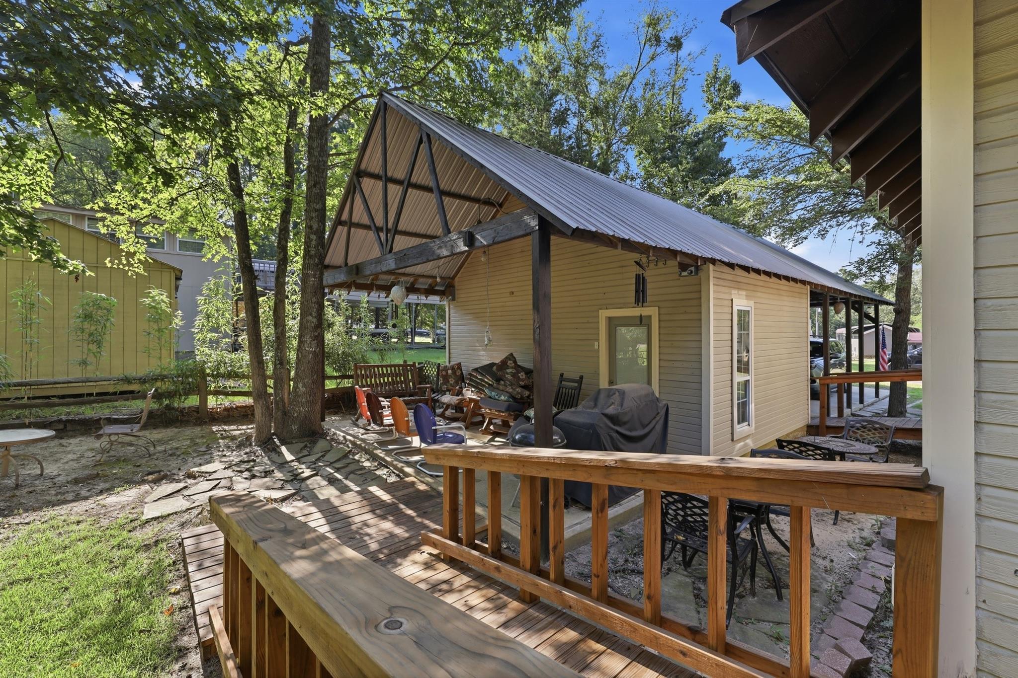 main property photo 16