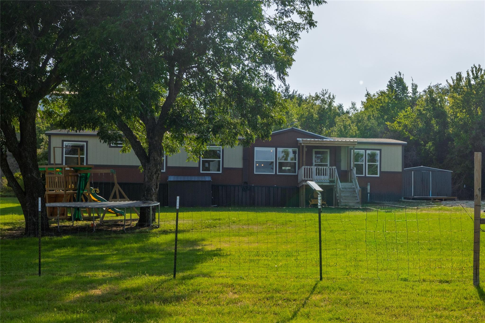main property photo 28