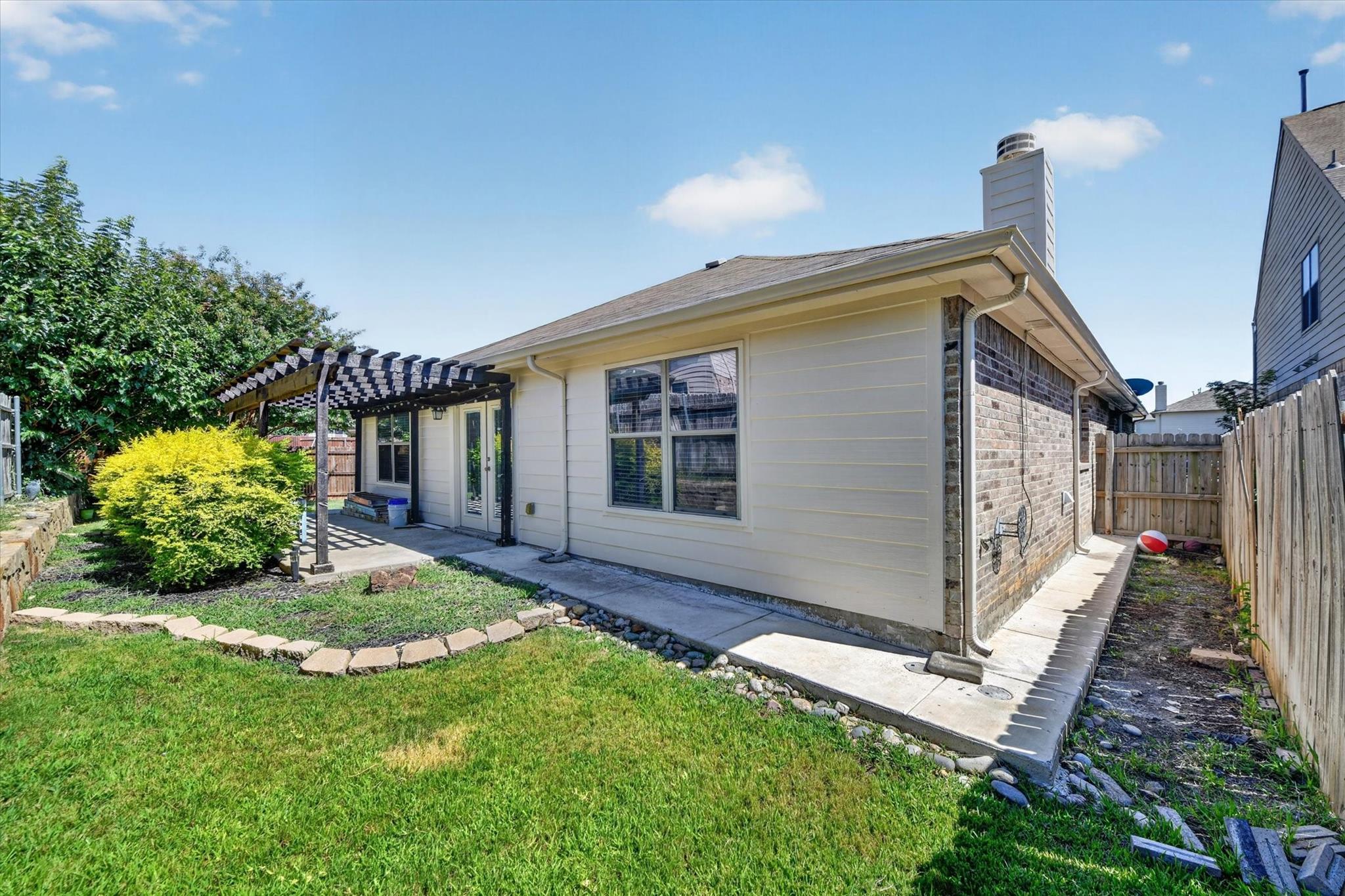 main property photo 28