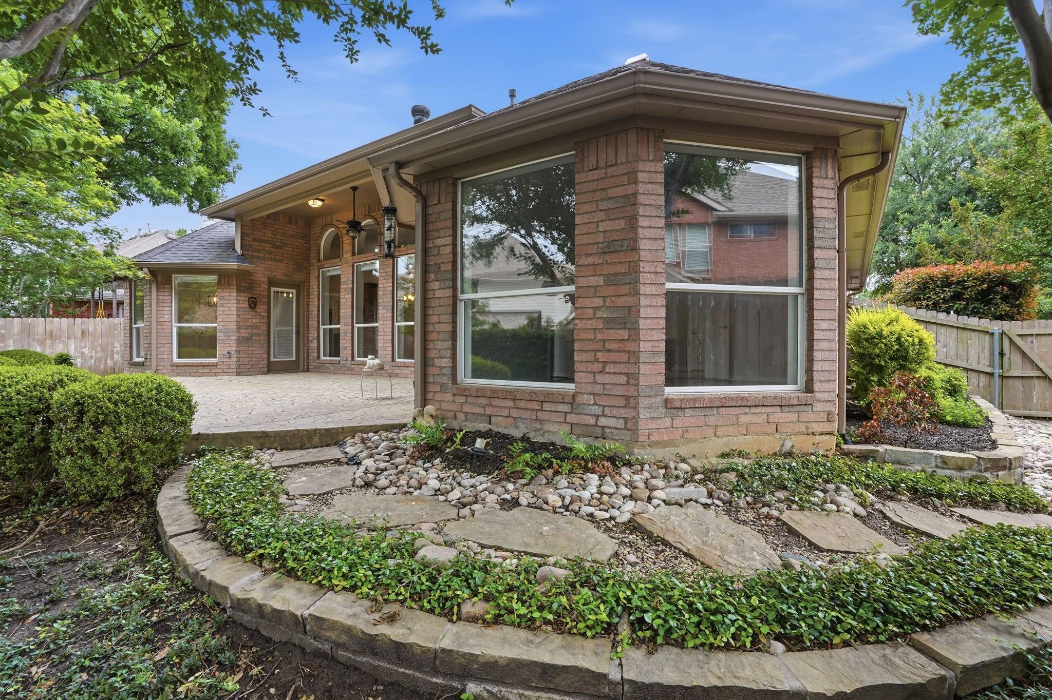 main property photo 28