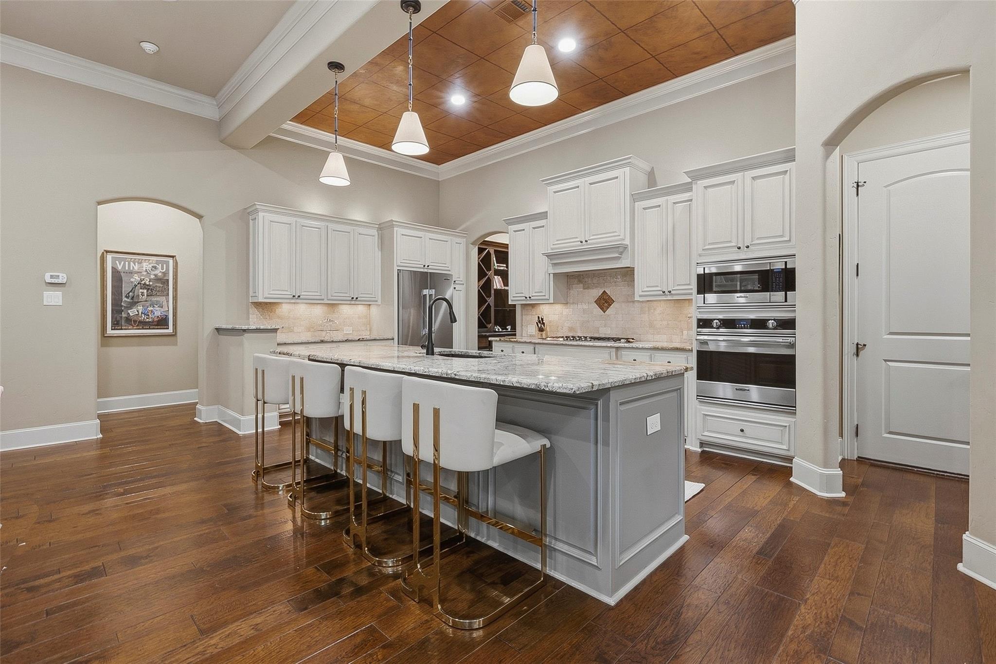 main property photo 13
