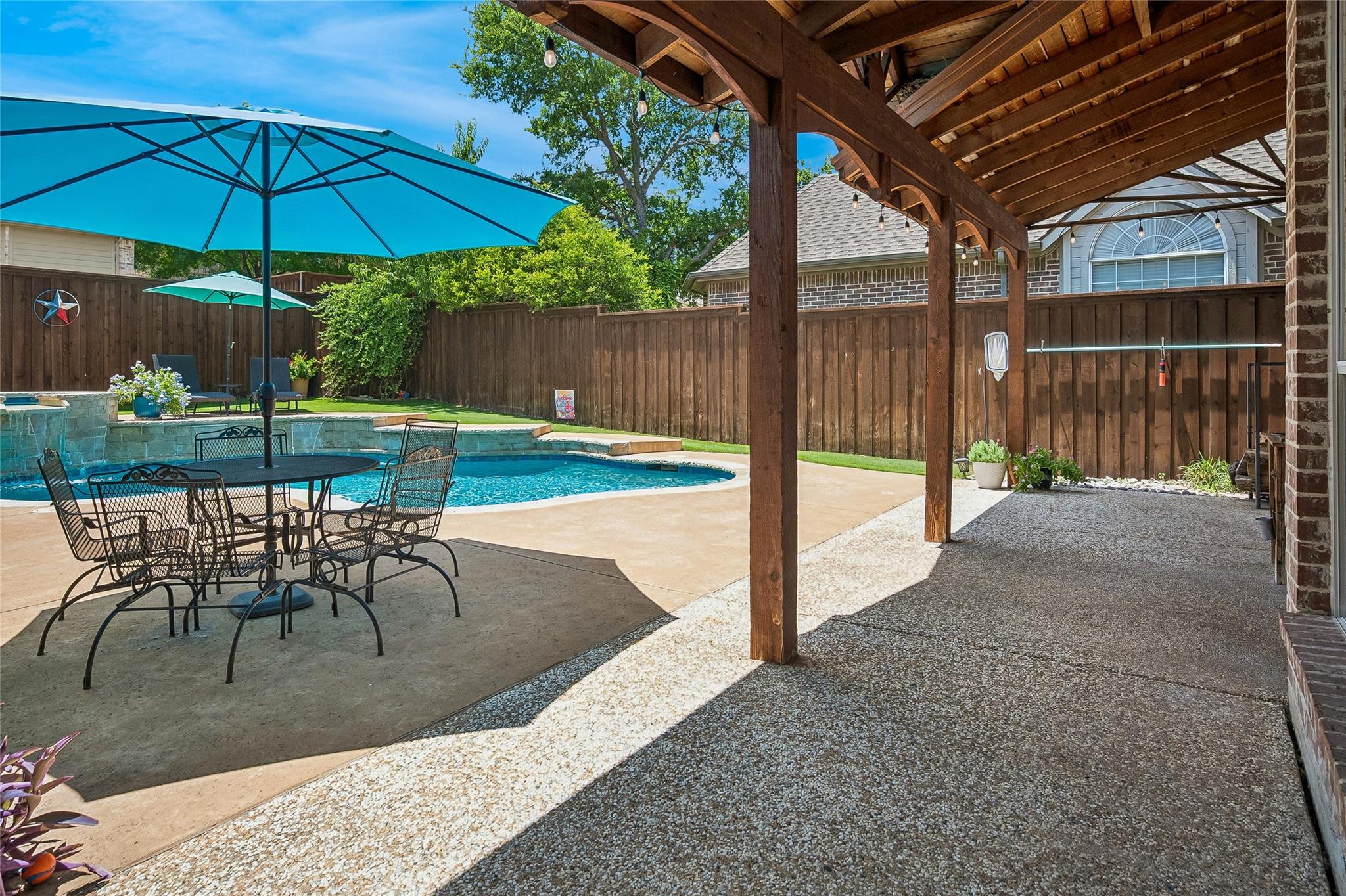 main property photo 32