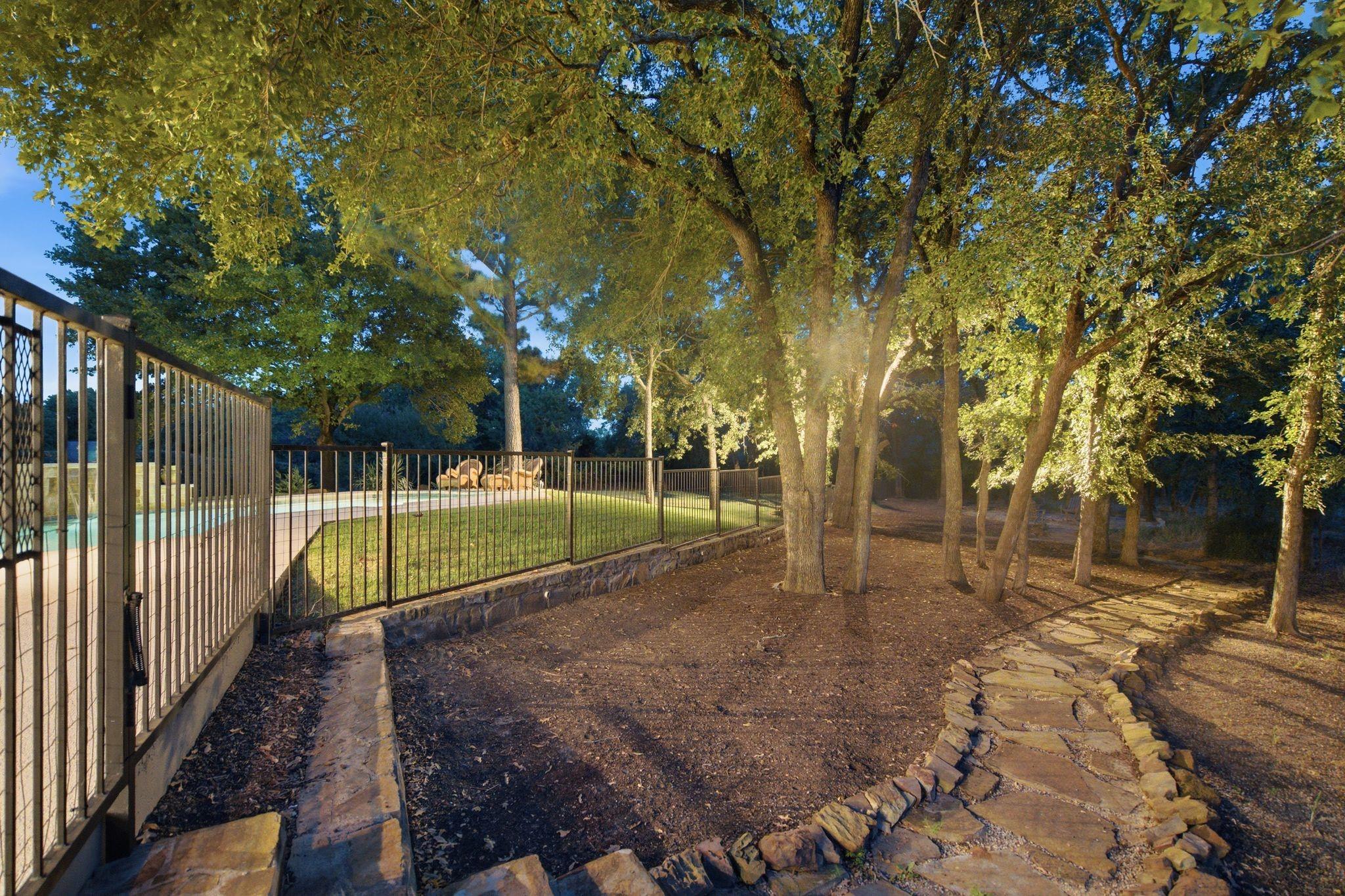 main property photo 33