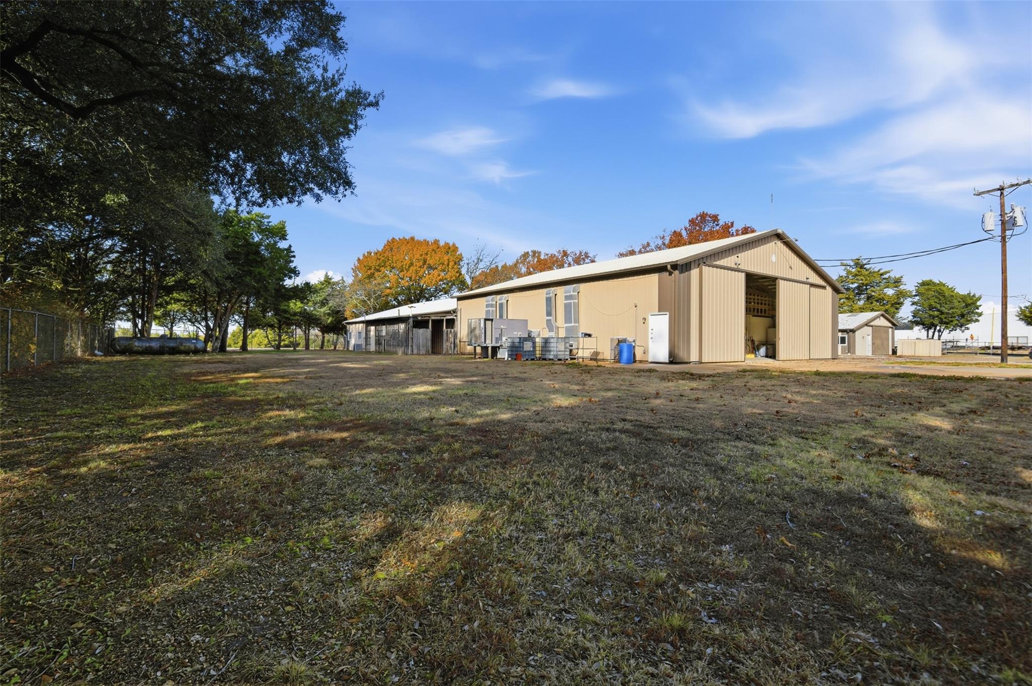 main property photo 10