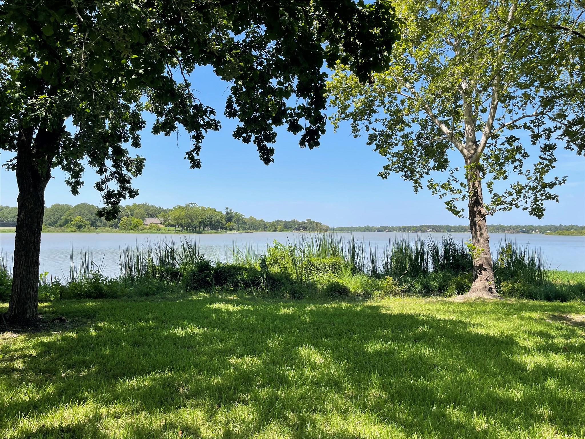 main property photo 11