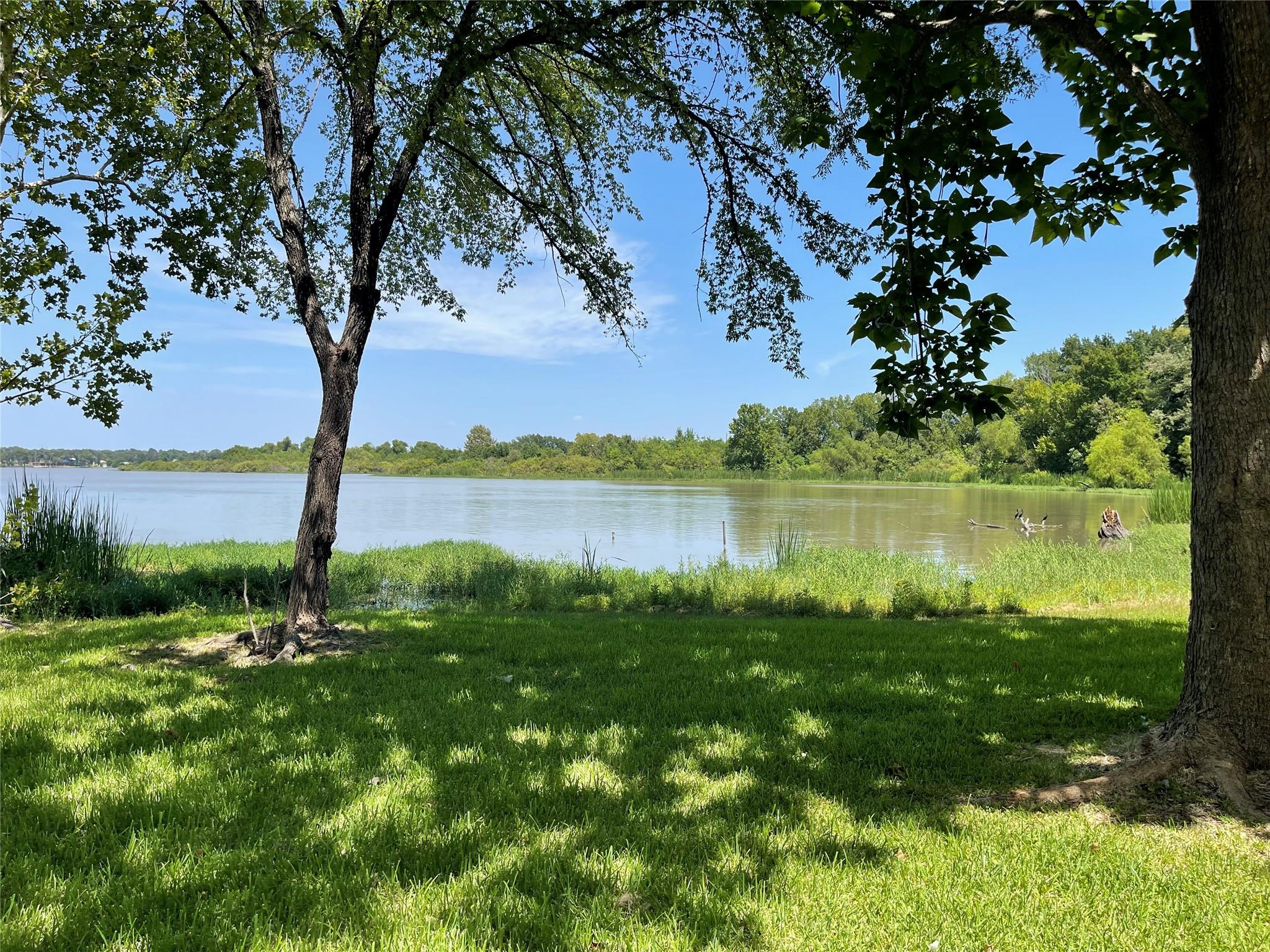 main property photo 12