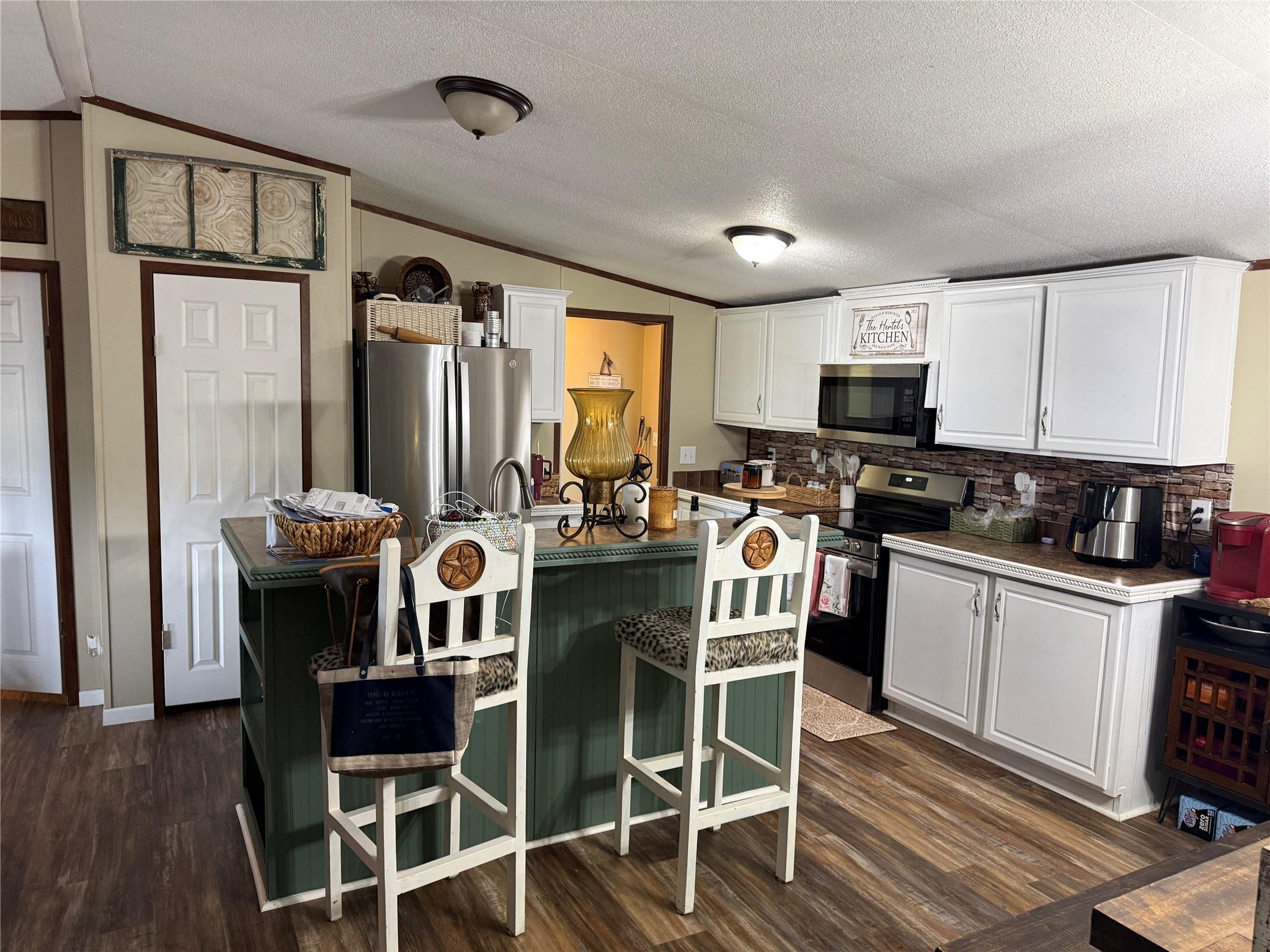 main property photo 25