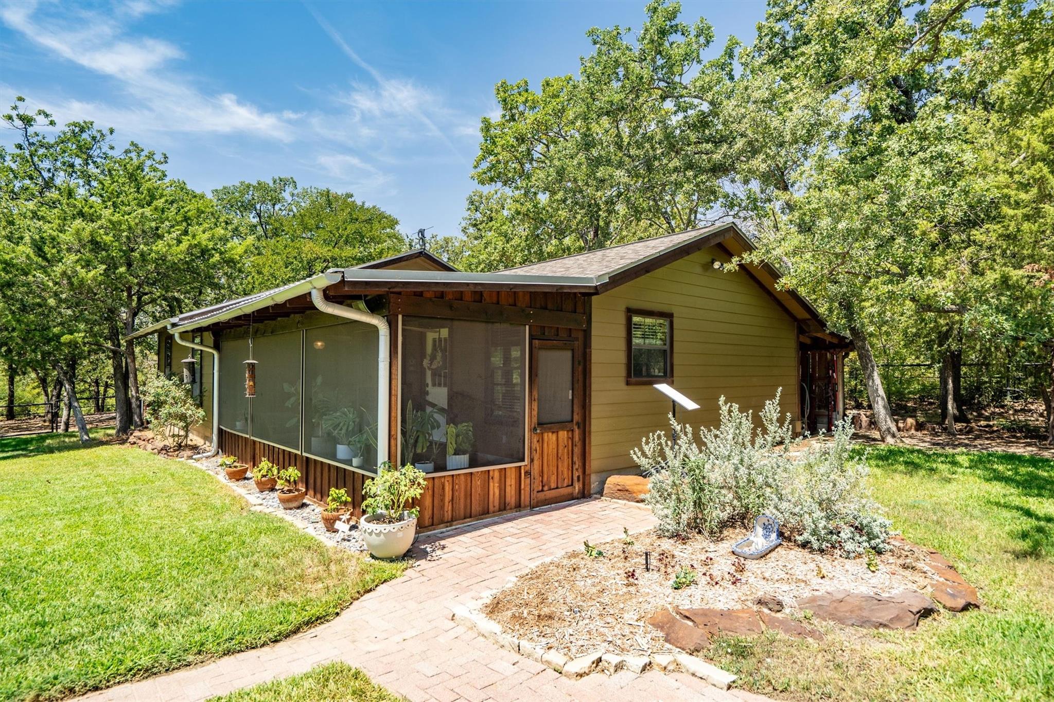main property photo 30