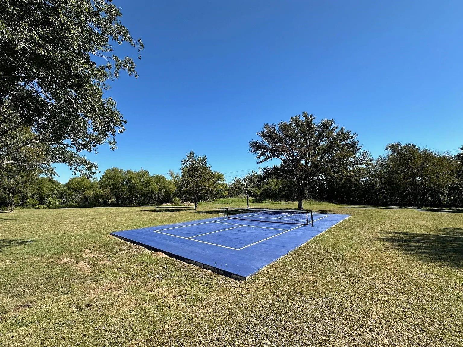 main property photo 18