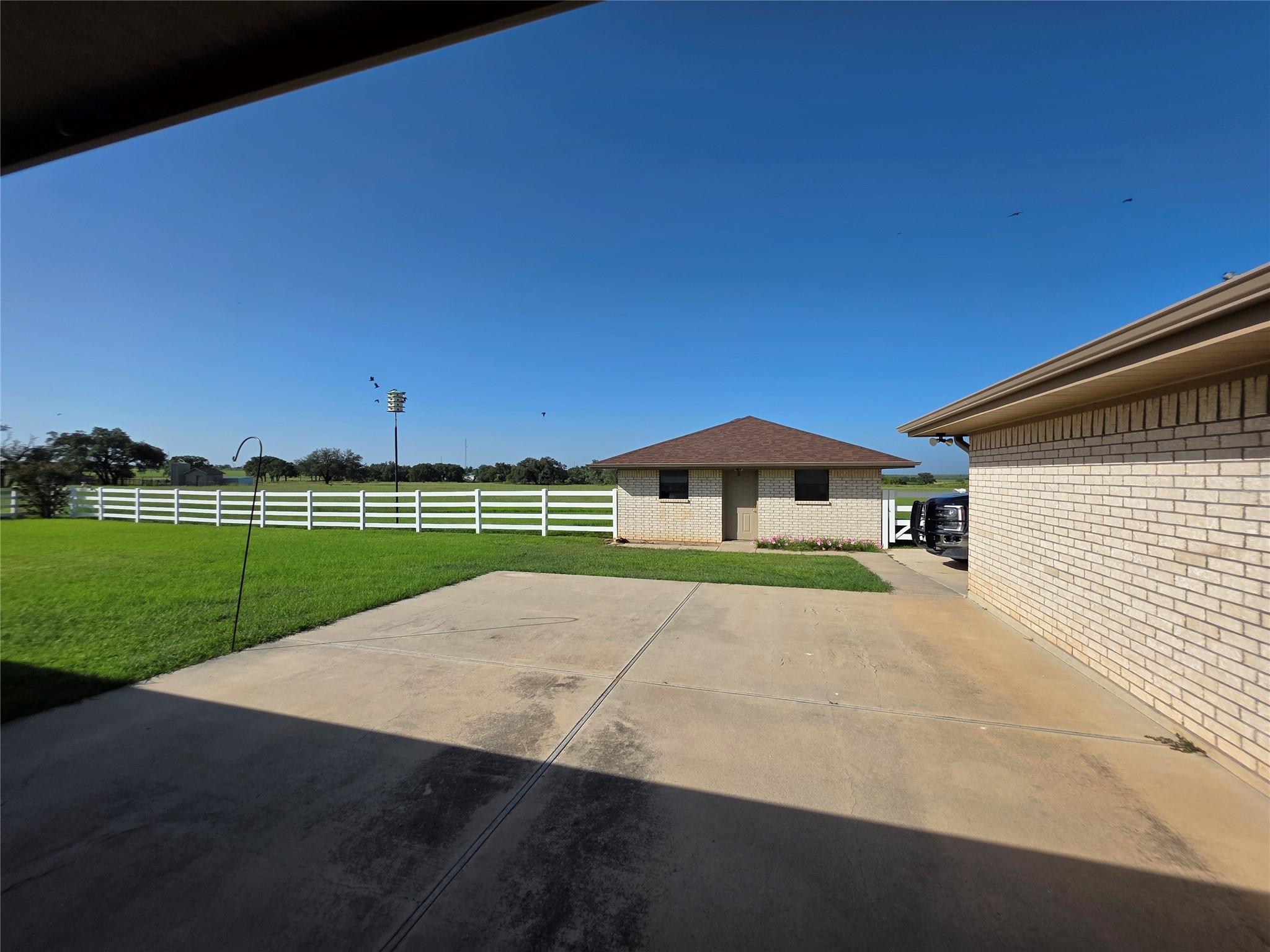 main property photo 6
