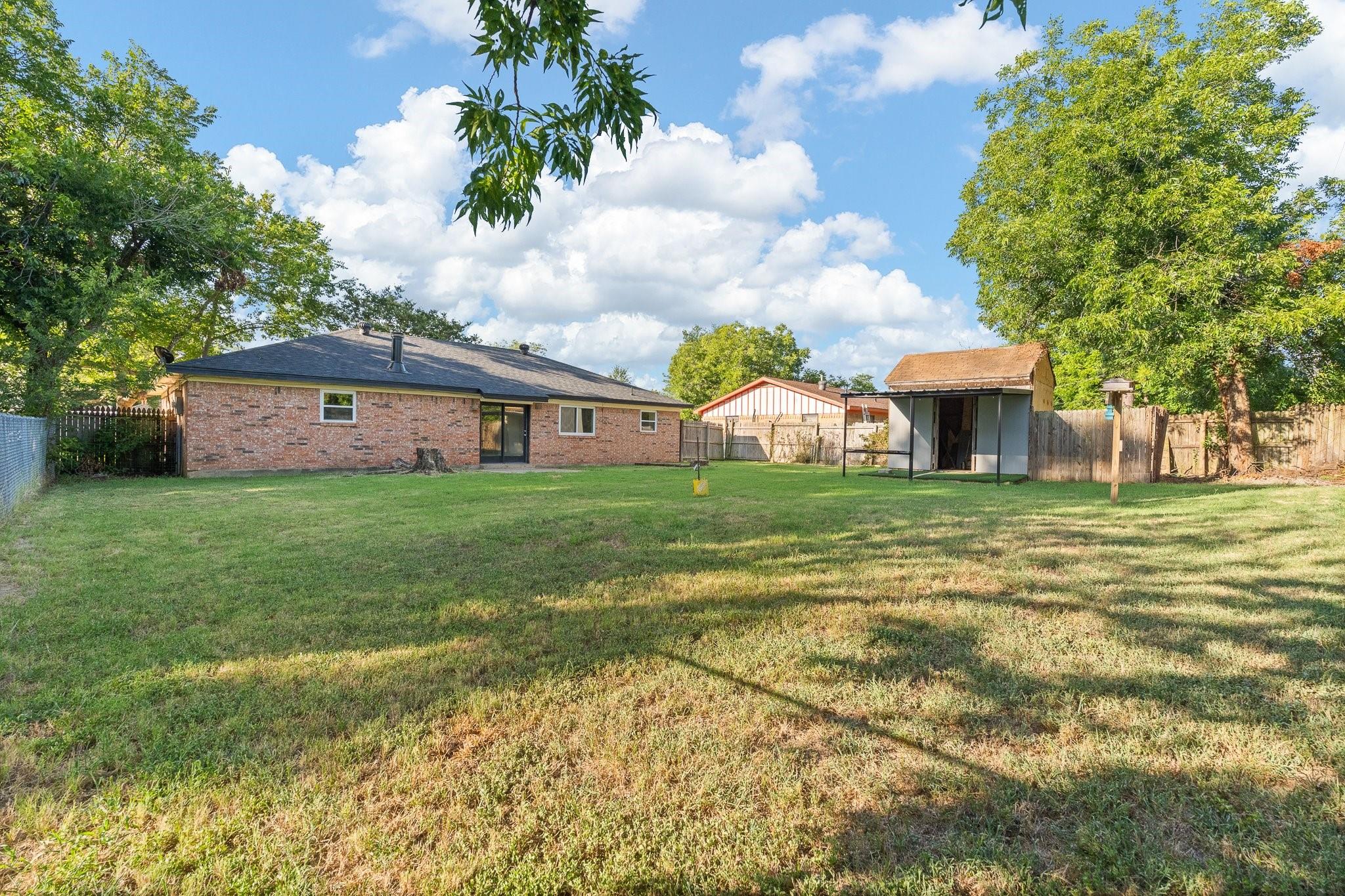 main property photo 23