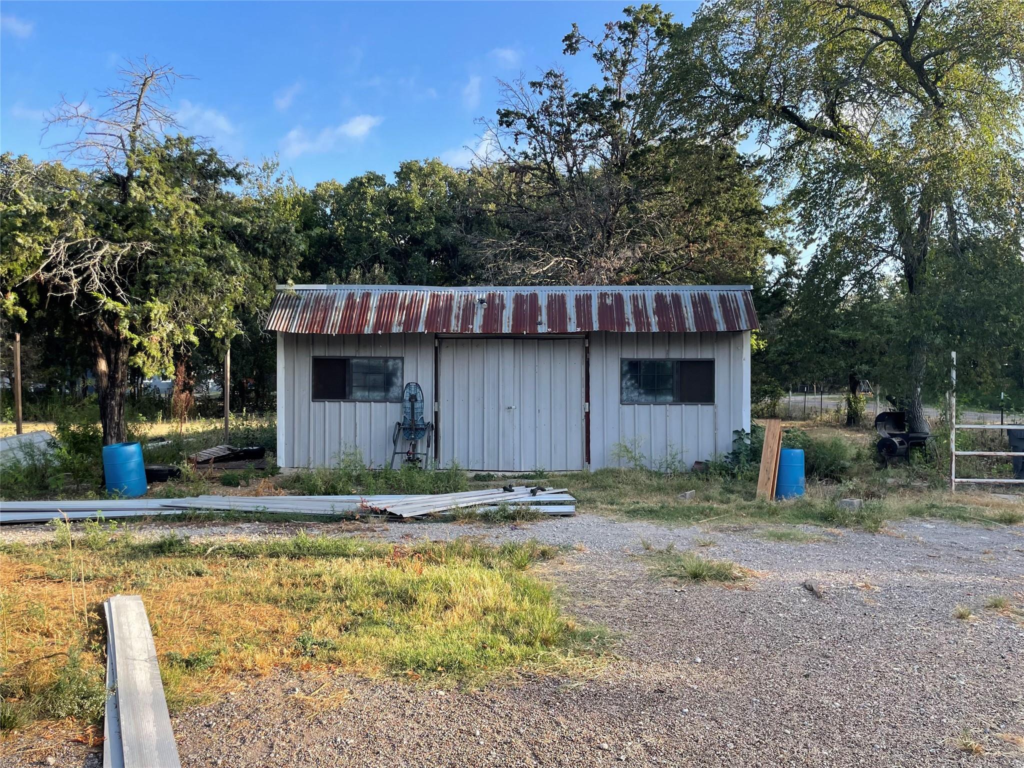 main property photo 6