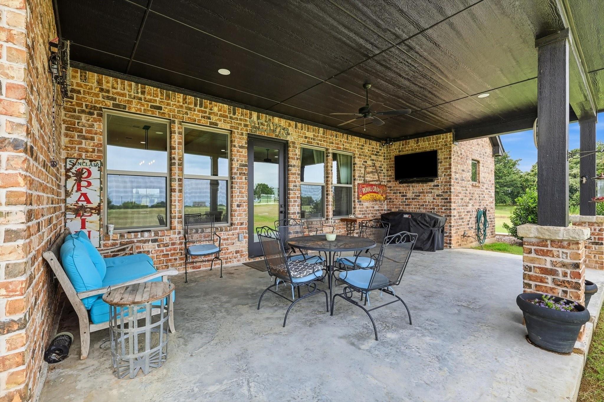 main property photo 25
