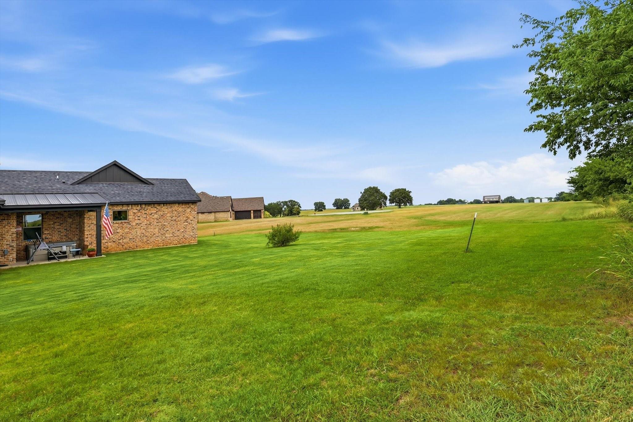 main property photo 30