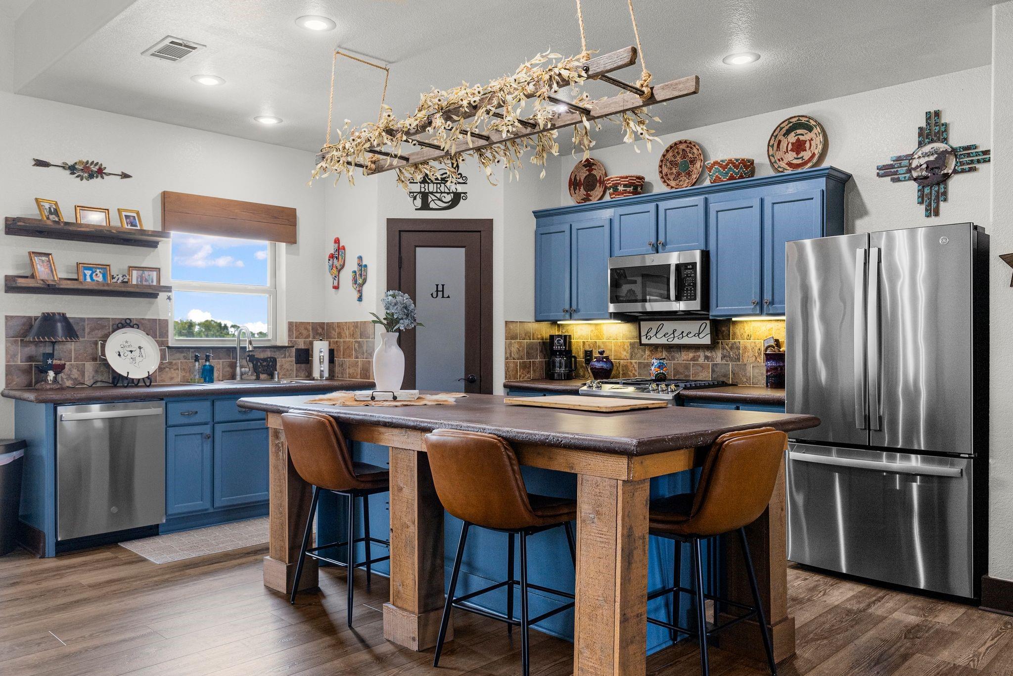 main property photo 14